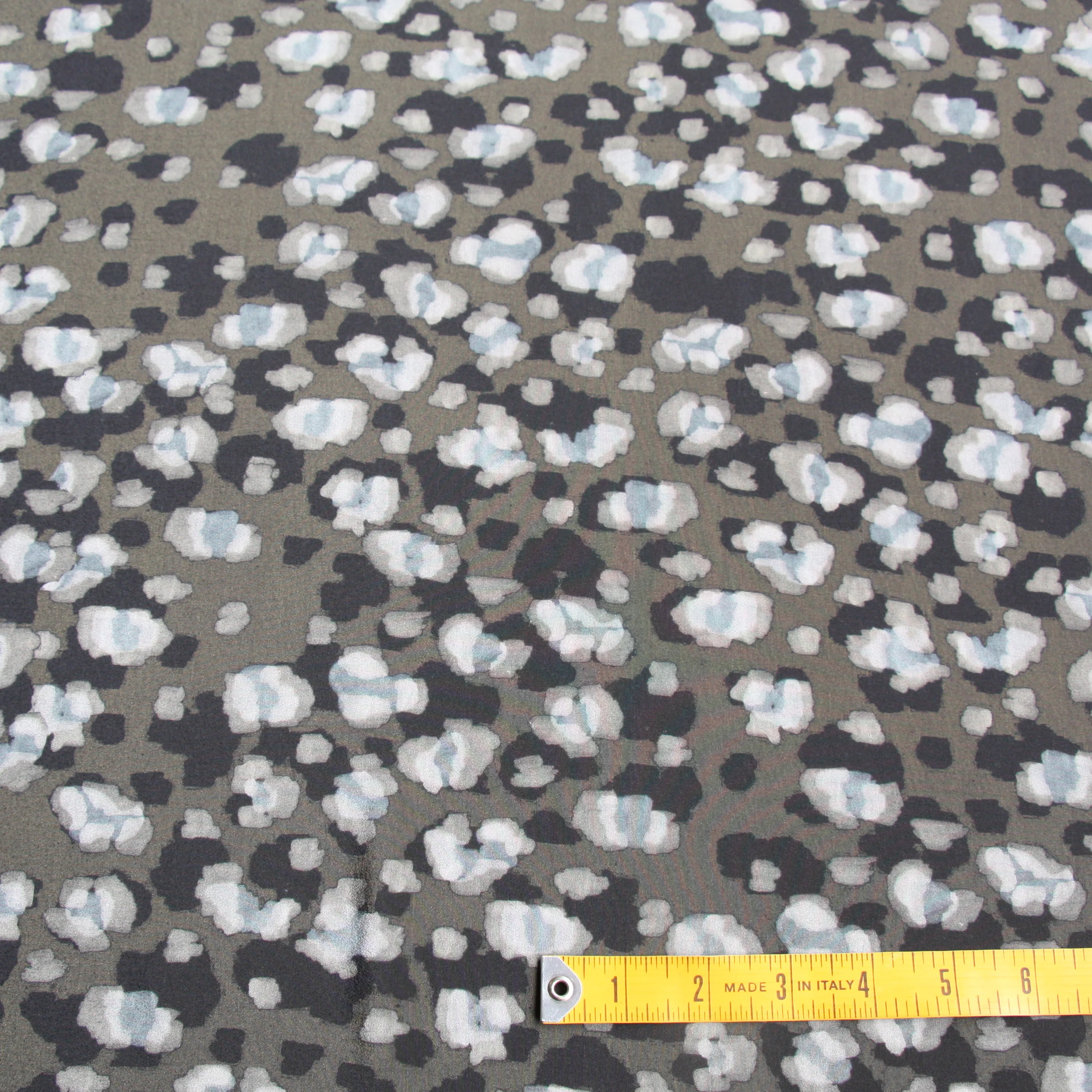 Light Olivine Spot C.D.C - Image 3