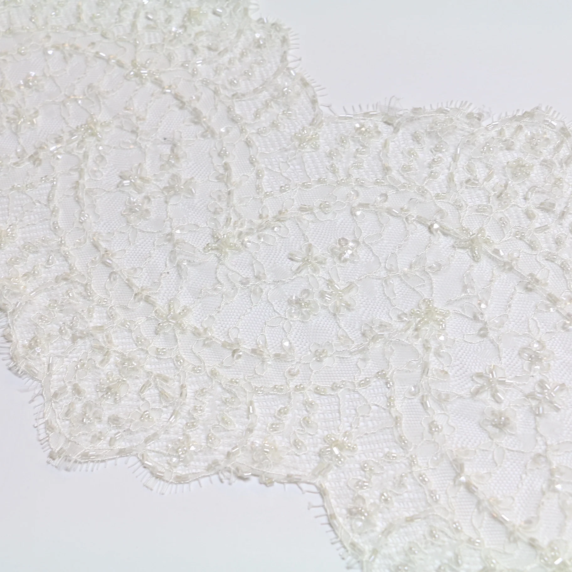 Lilly Beaded - Lace Trim - 23cm