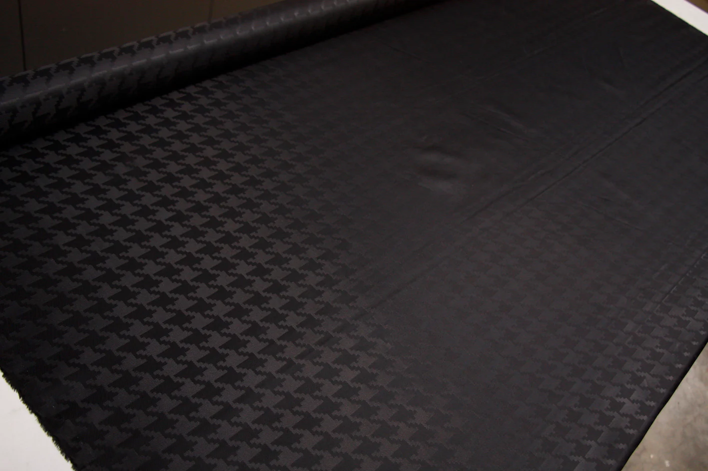 Lin Houndstooth Black (150cm wide) - Image 4