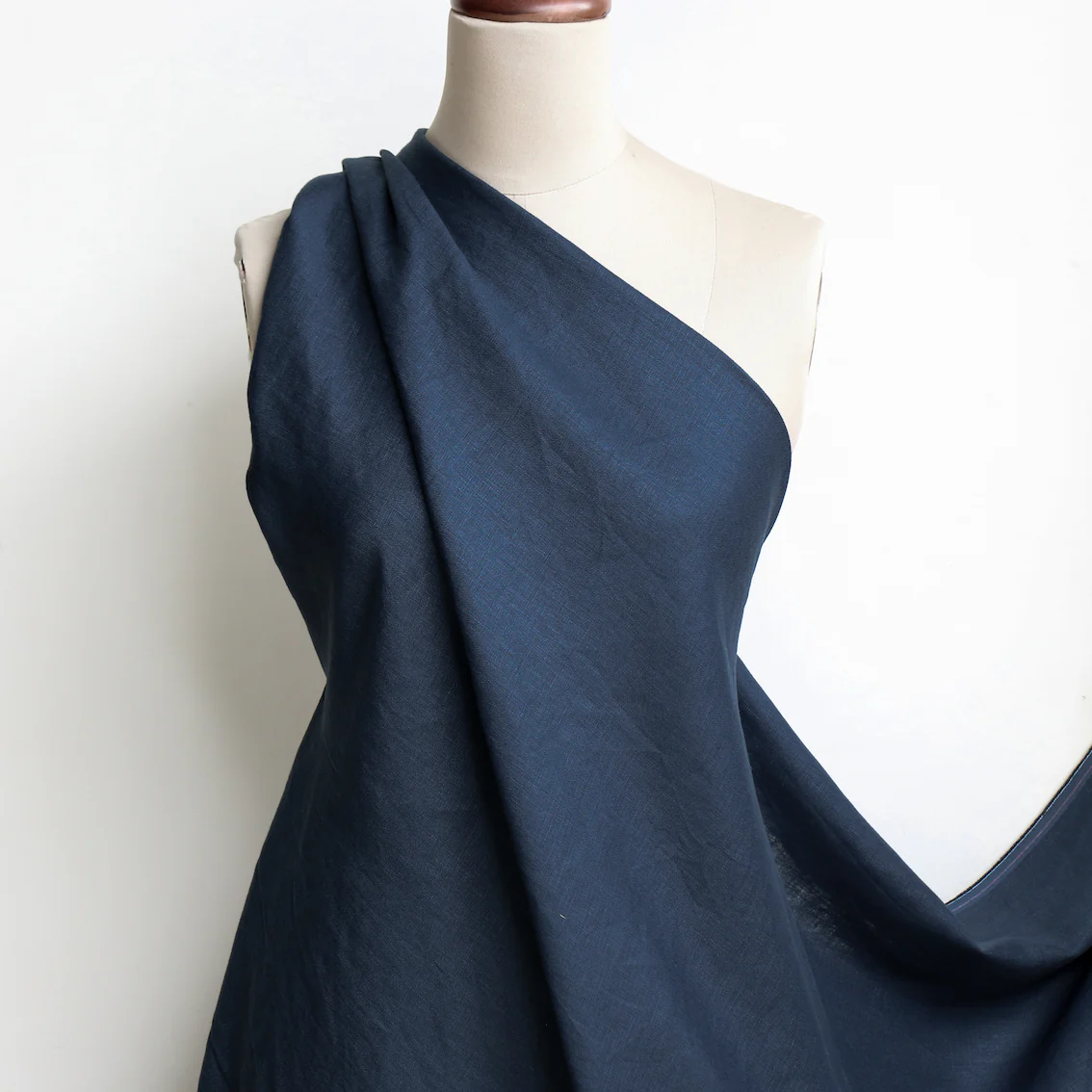 Lina Slate Navy Linen - Image 4
