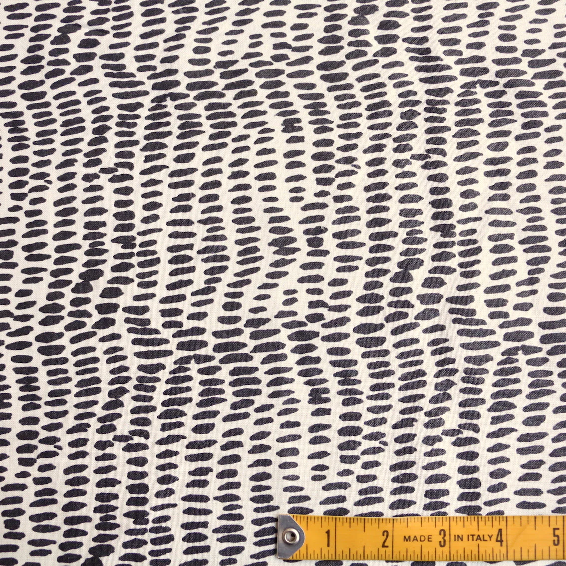 Lino Strokes Printed Linen - Image 3