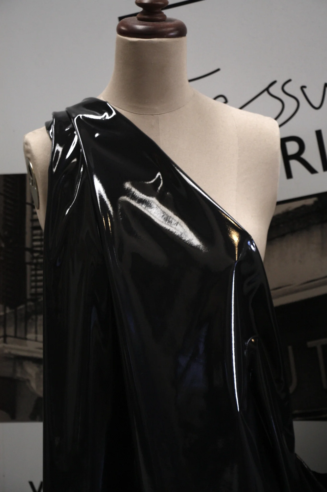Liquid Black - Image 4