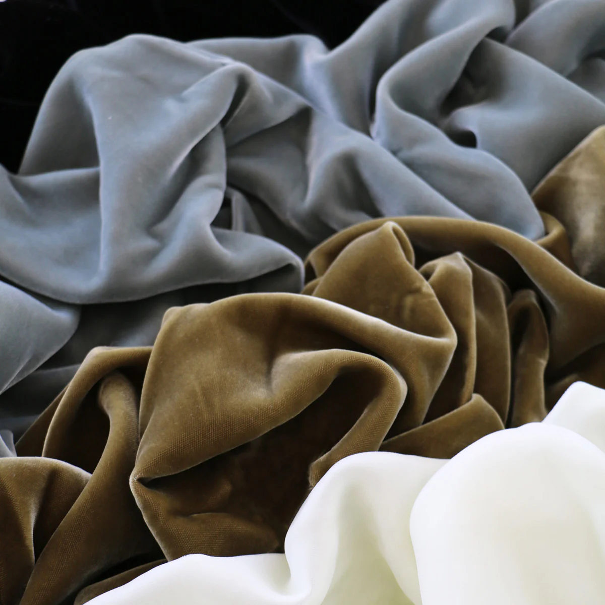 Liquid Velvet - Brass - Image 4