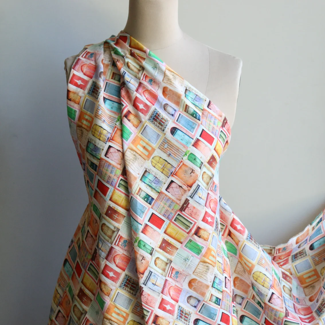 Lisboa Multi Printed Linen - Image 4