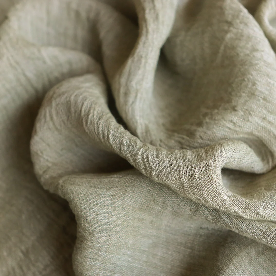 Lisbon Leaf Crinkle Linen - Image 2