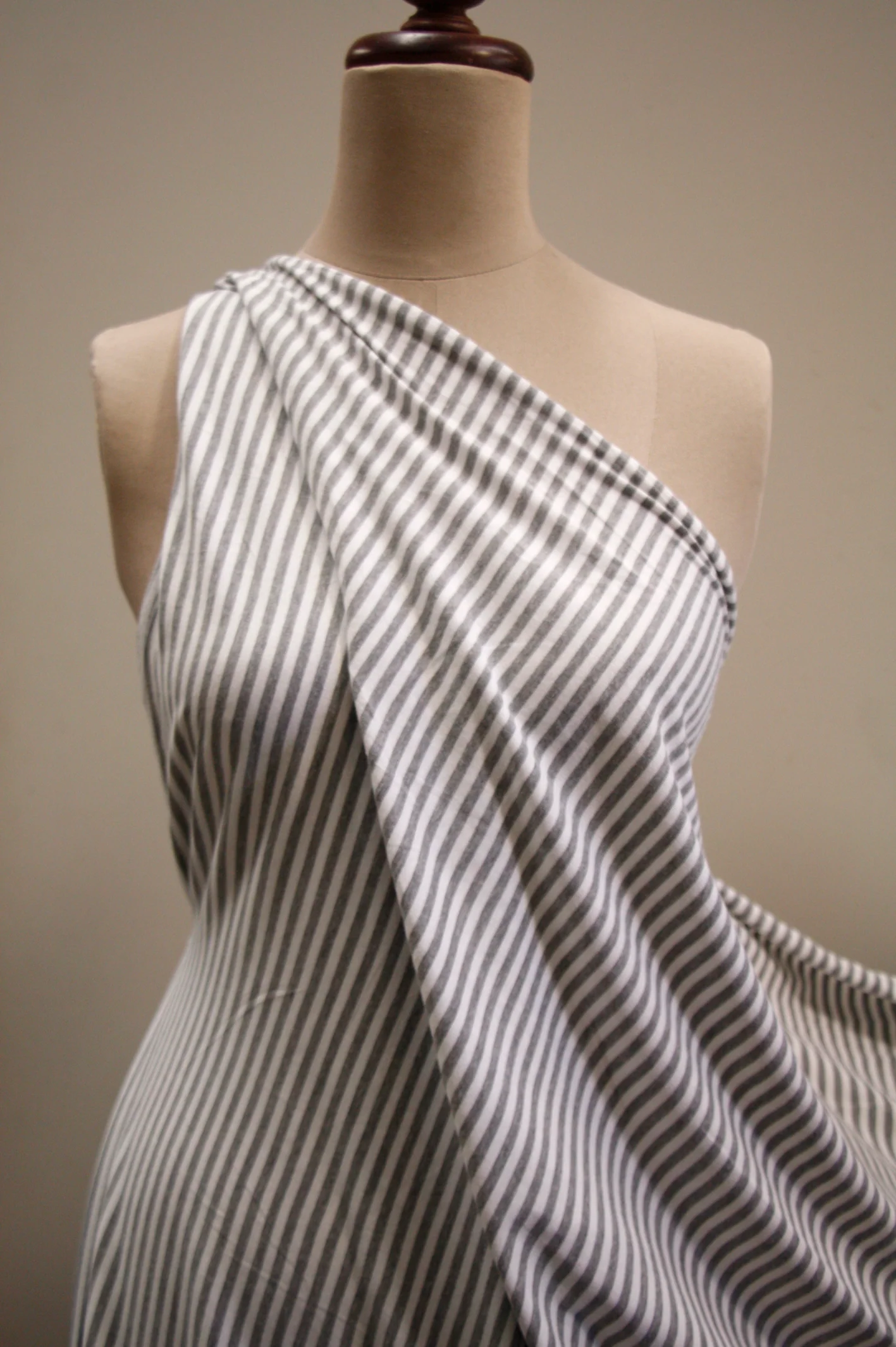 Little Silver & White - Image 5