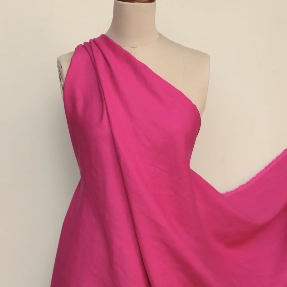 Loren Cerise Linen - Image 3