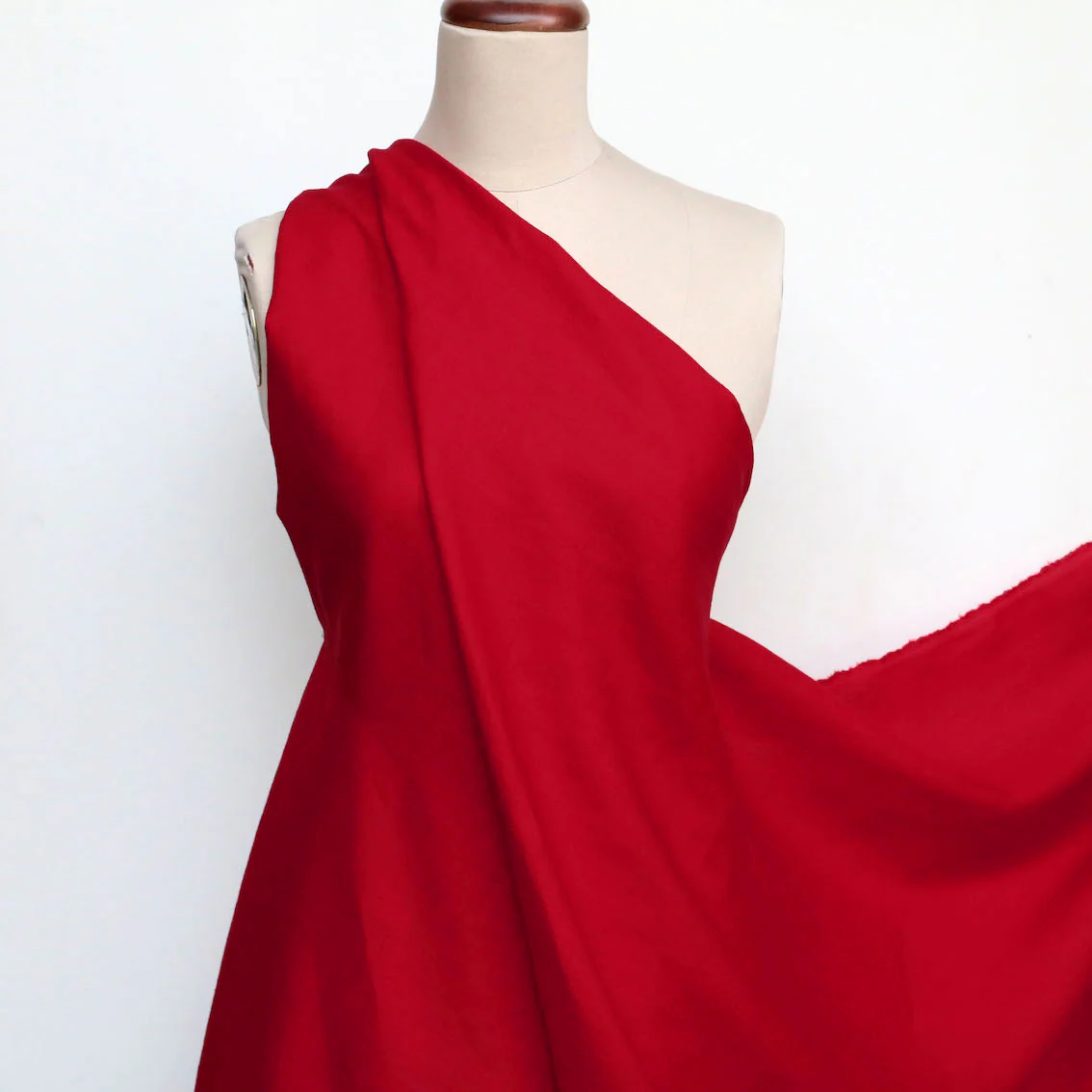 Loren Rose Red Linen - Image 3