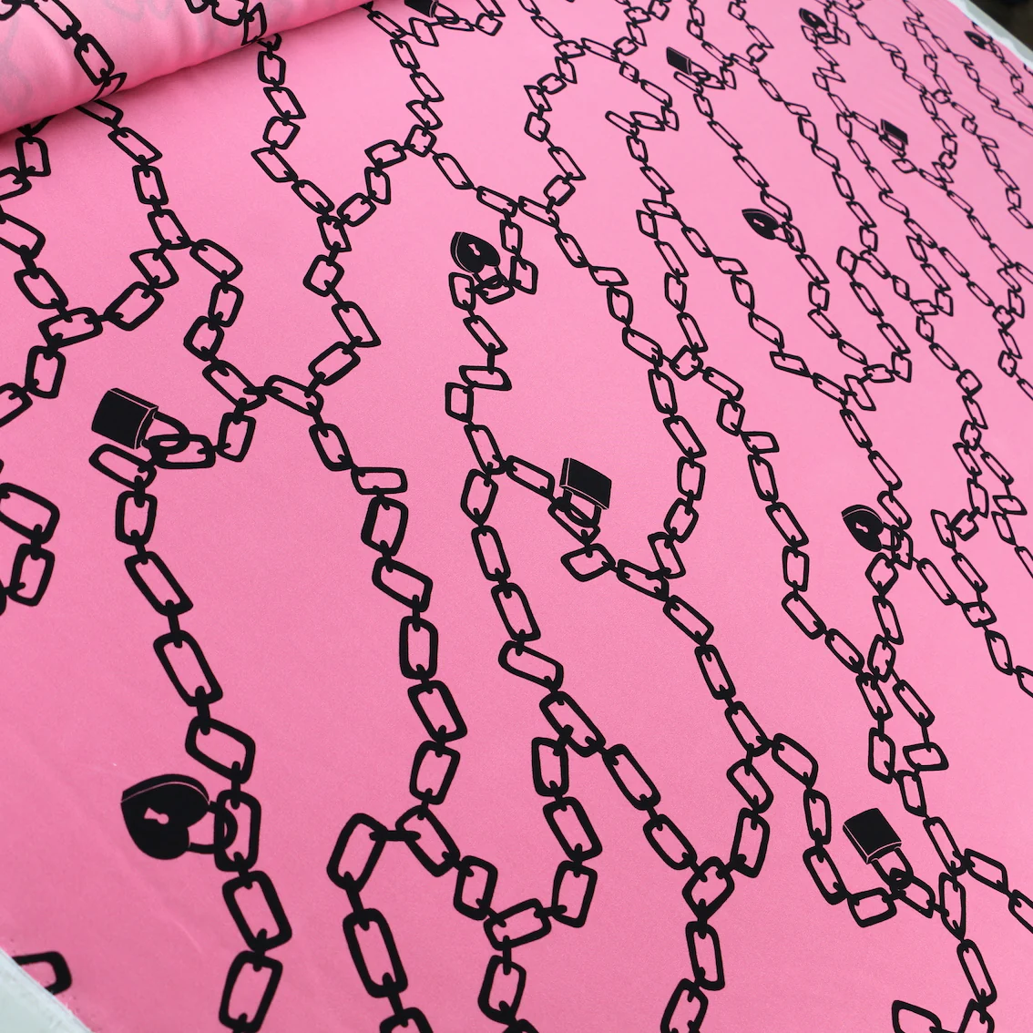 Love Locks Rosa - Silk Crepe De Chine - Image 4