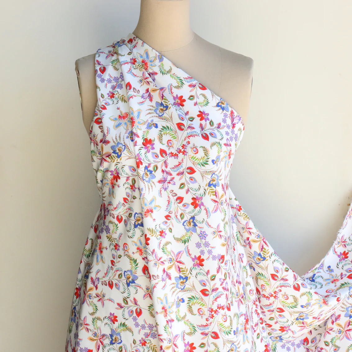 Lovebird Scarlet Viscose/Linen - Image 5