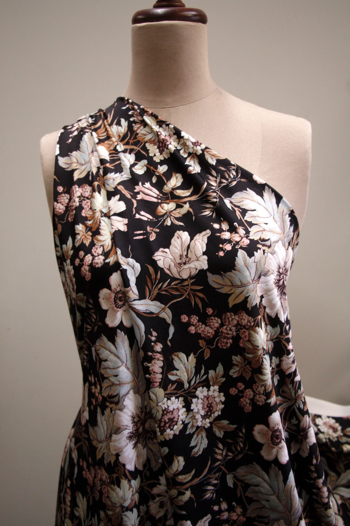 Lucretia Belmont - Swimwear Fabric - Image 5