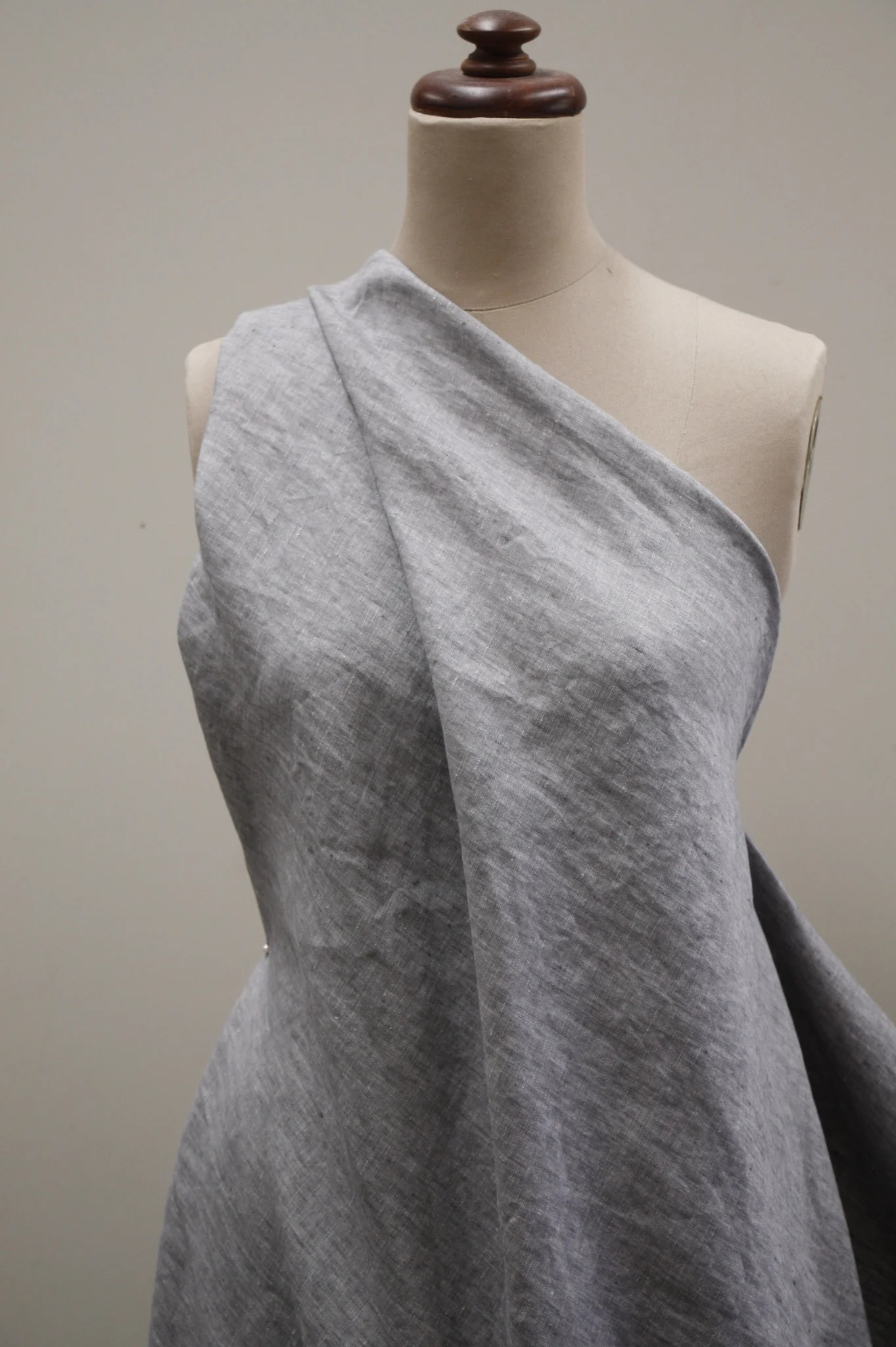 Luxe Platinum Linen - Image 3