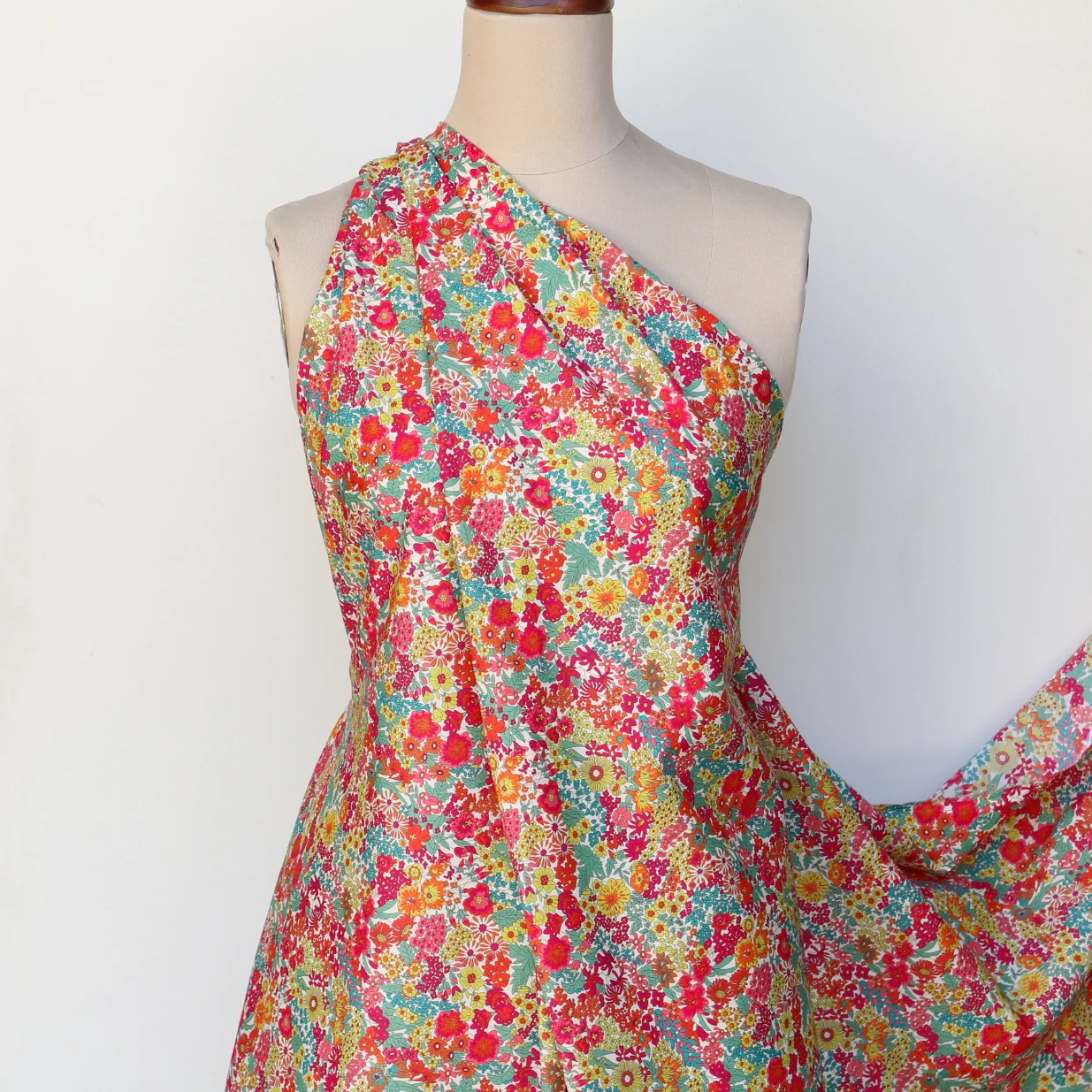 Margaret Annie Green Liberty Tana Lawn™ - Image 5