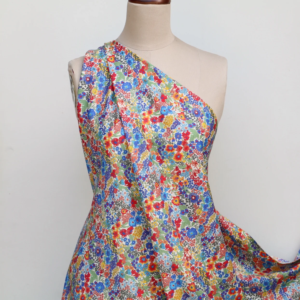 Margaret Annie Red - Liberty Tana Lawn™ - Image 6