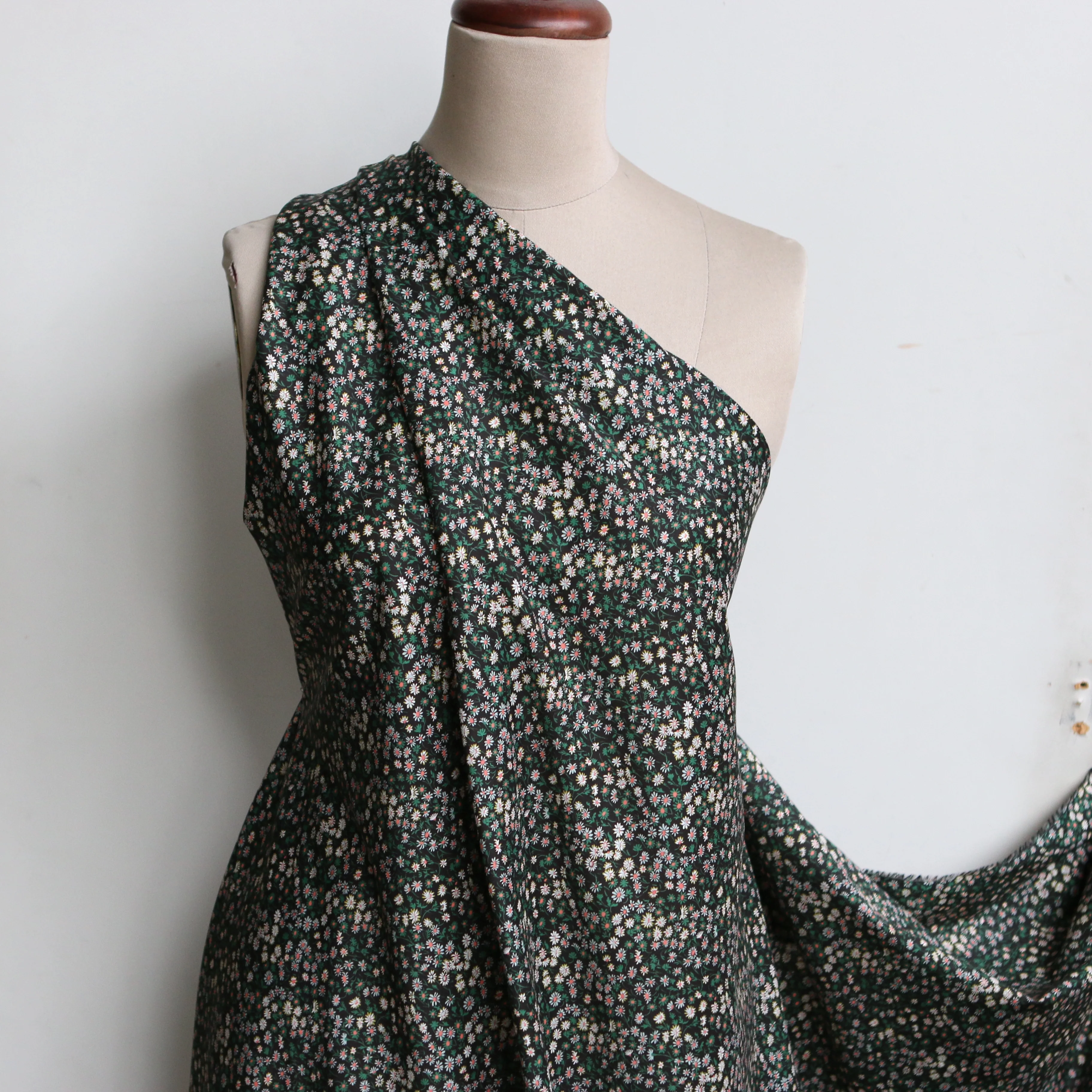 Marguerite - Liberty Tana Lawn™ - Image 5