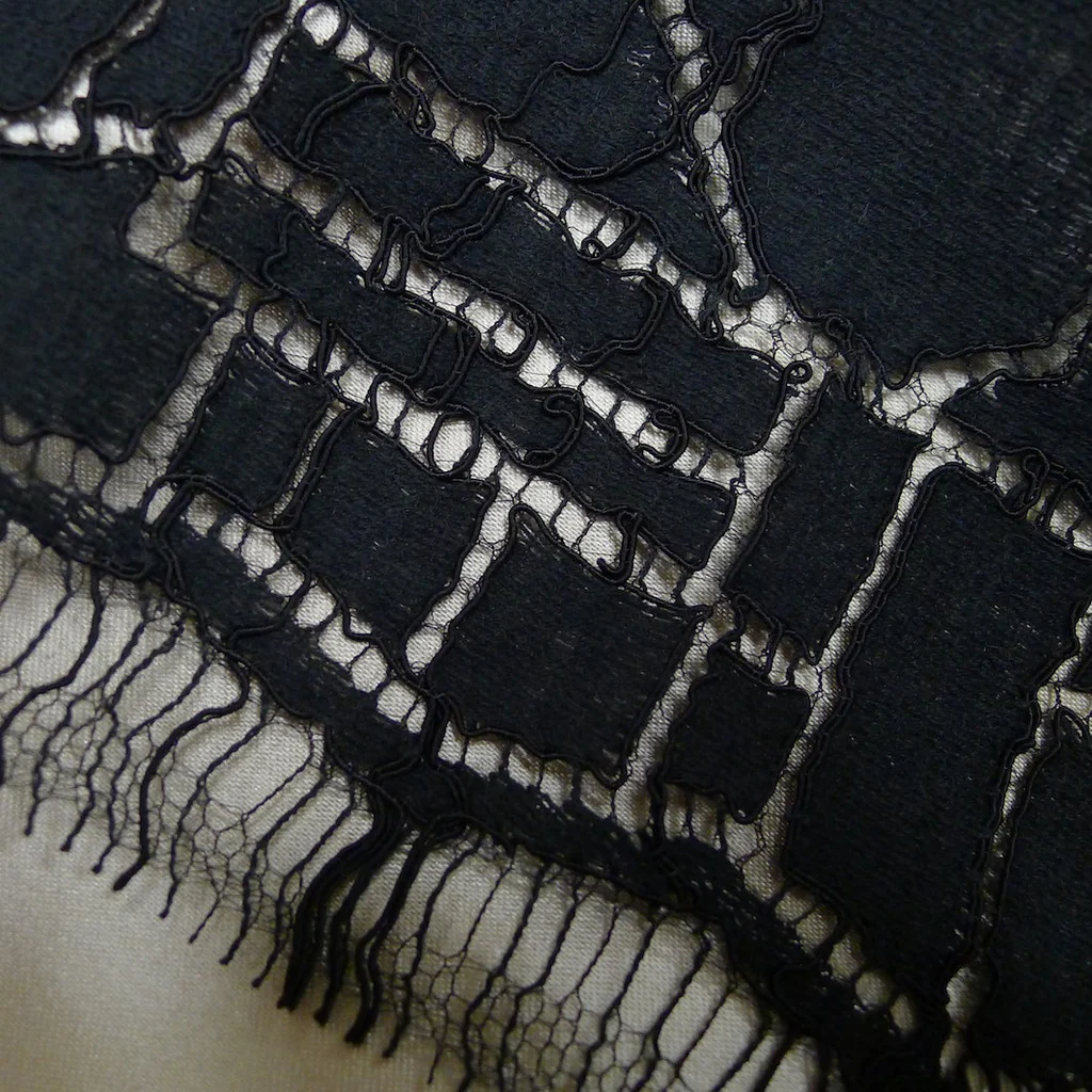 Marielle Noir Lace - Image 3