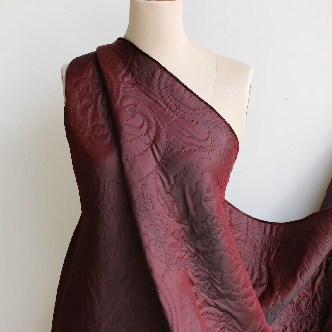 Matelasse Vino Puffer Jacquard - Image 4