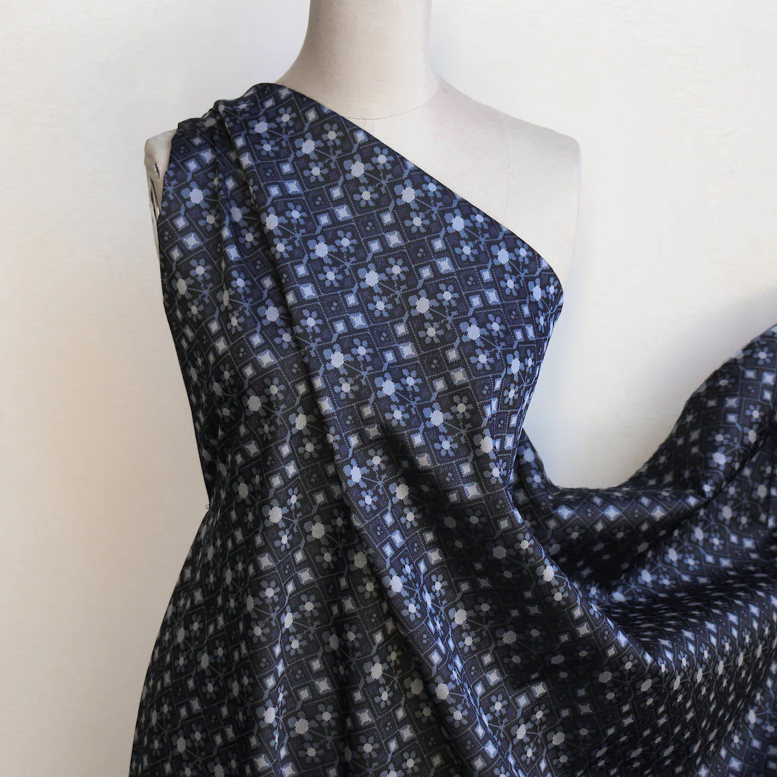 Matera Navy Jacquard - Image 5