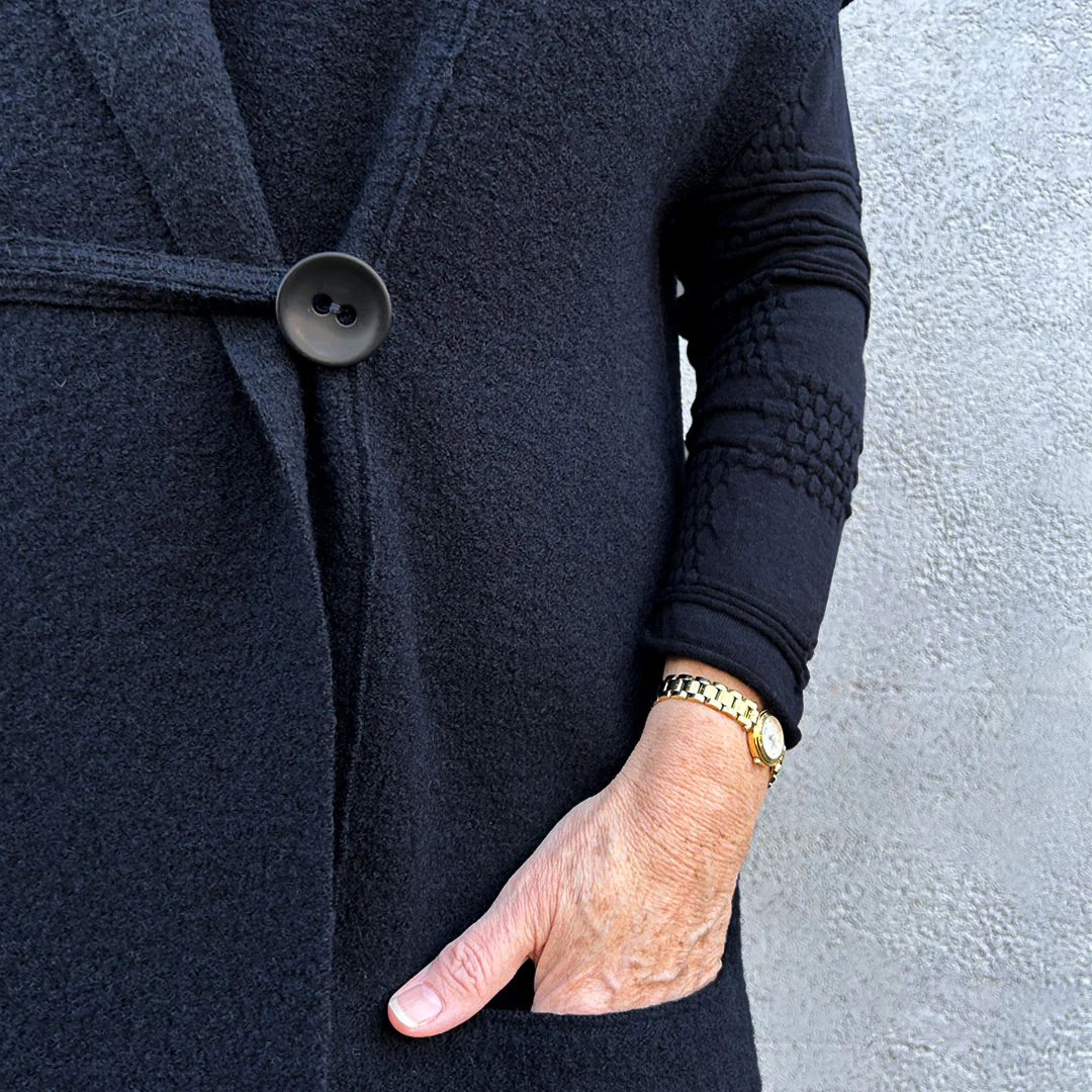 Matte Black 2-Hole Button - 35mm - Image 2