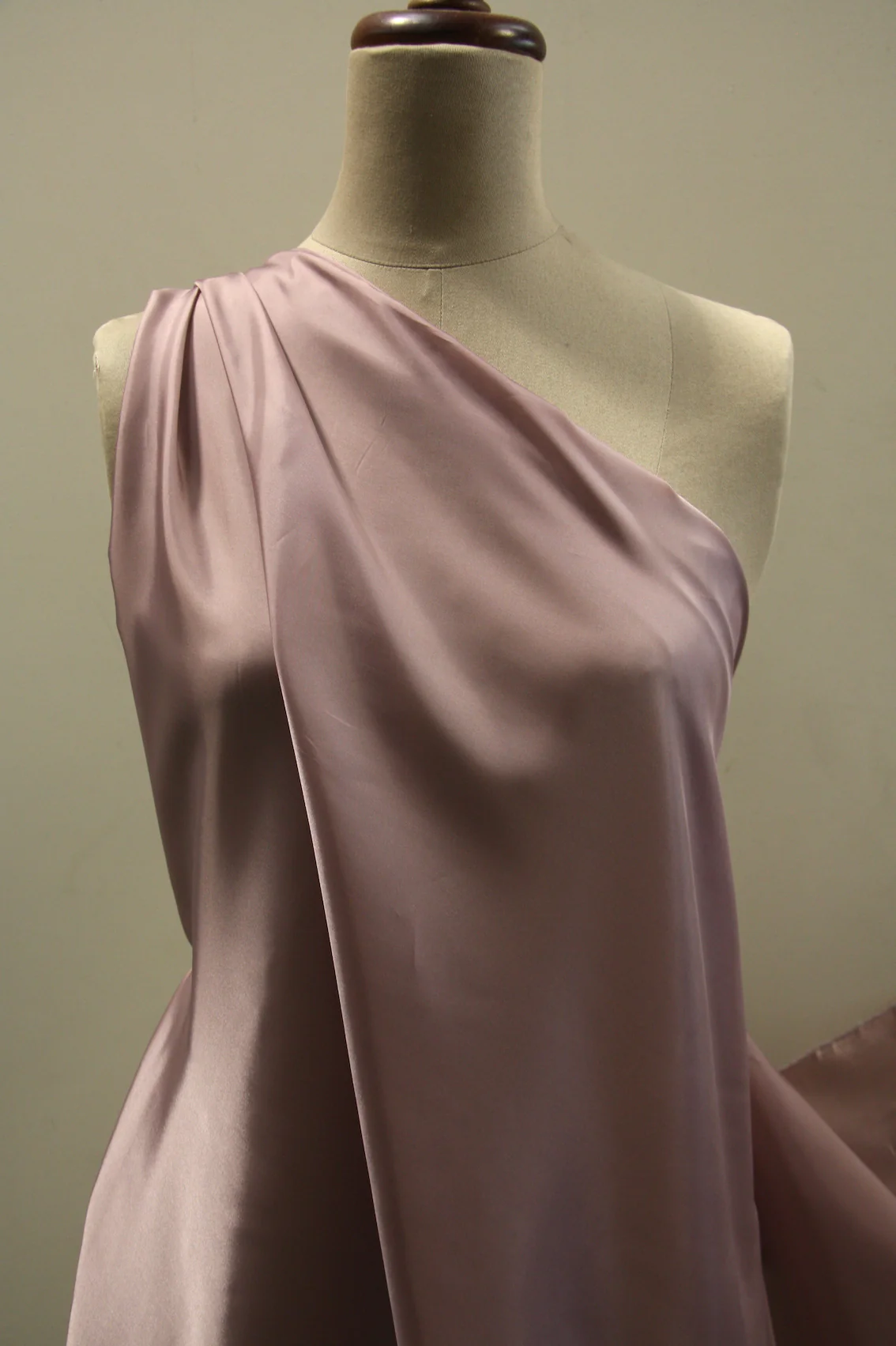 Mauve Rayon Lining (122cm wide) - Image 3