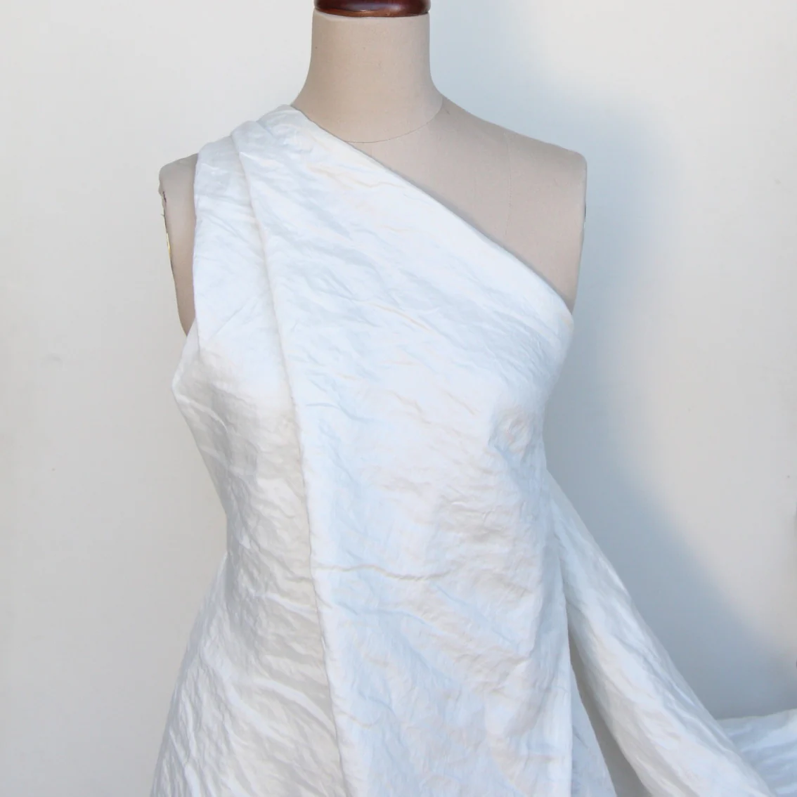Metallic Ivory Crinkle - Image 4
