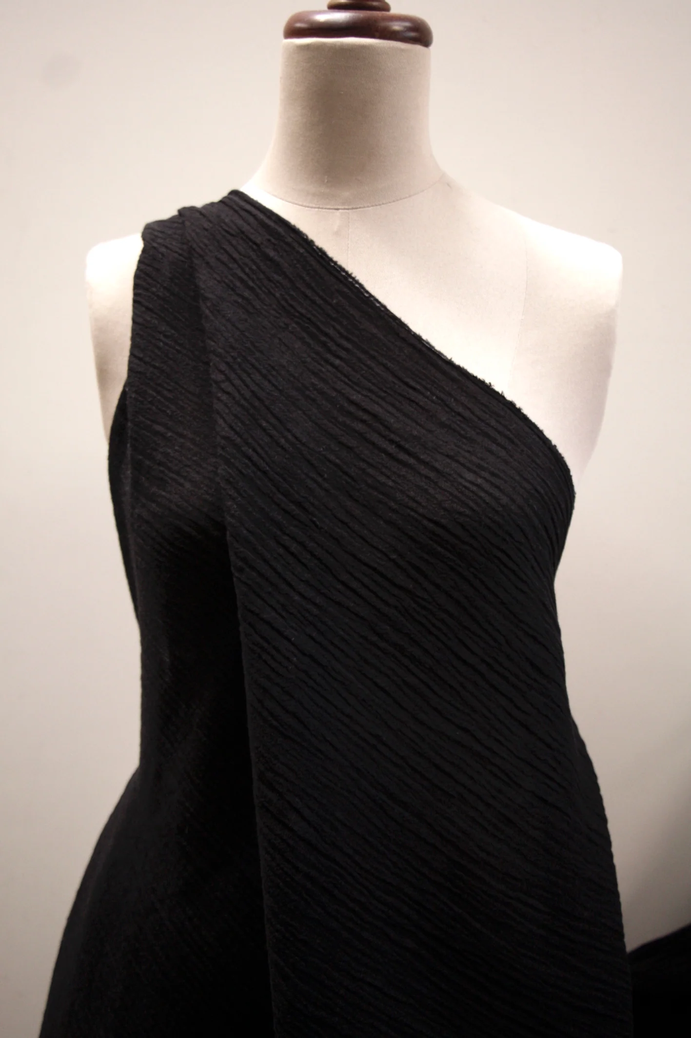 Midnight Crinkle Linen - Image 5