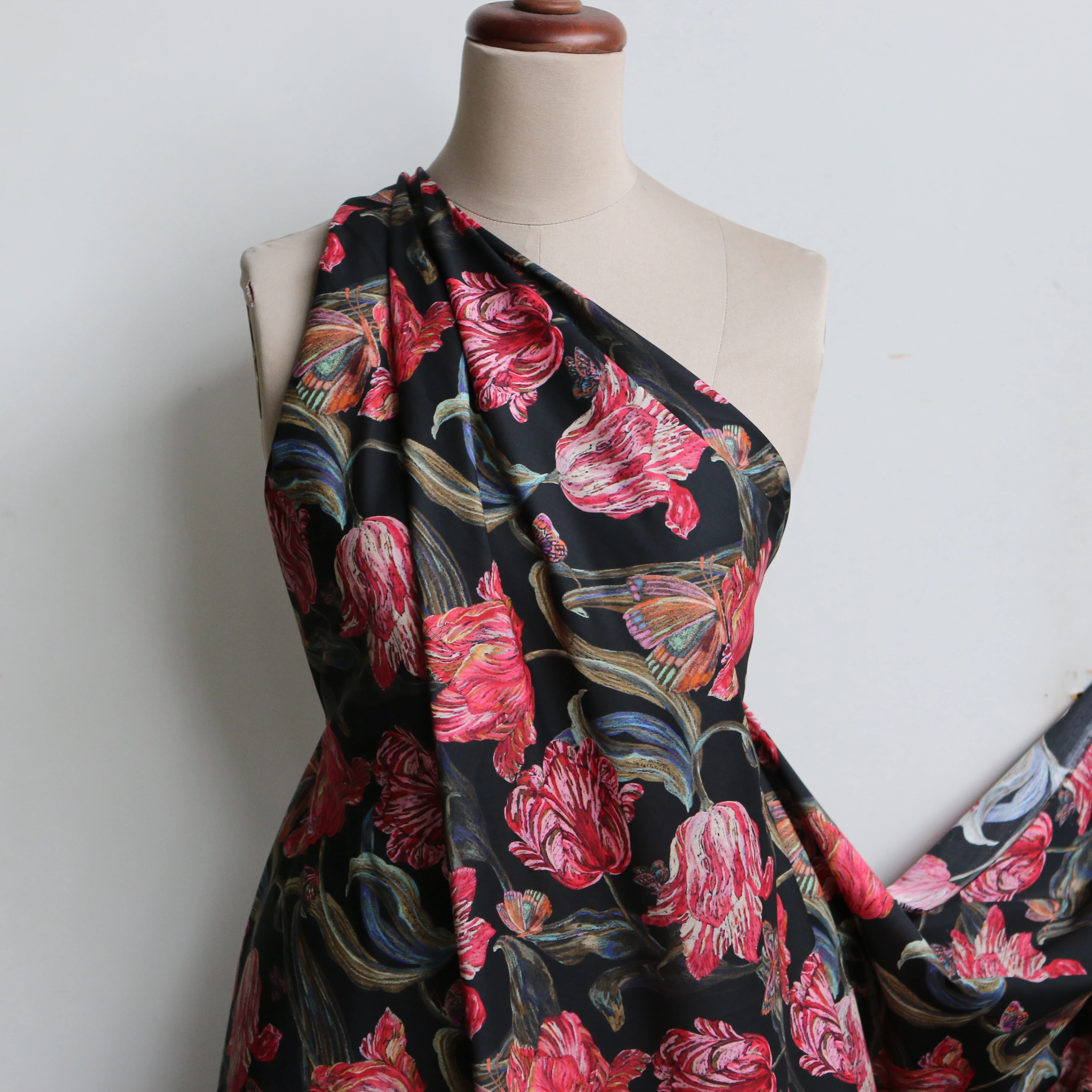 Midnight Sketch Black - Liberty Tana Lawn™ - Image 5