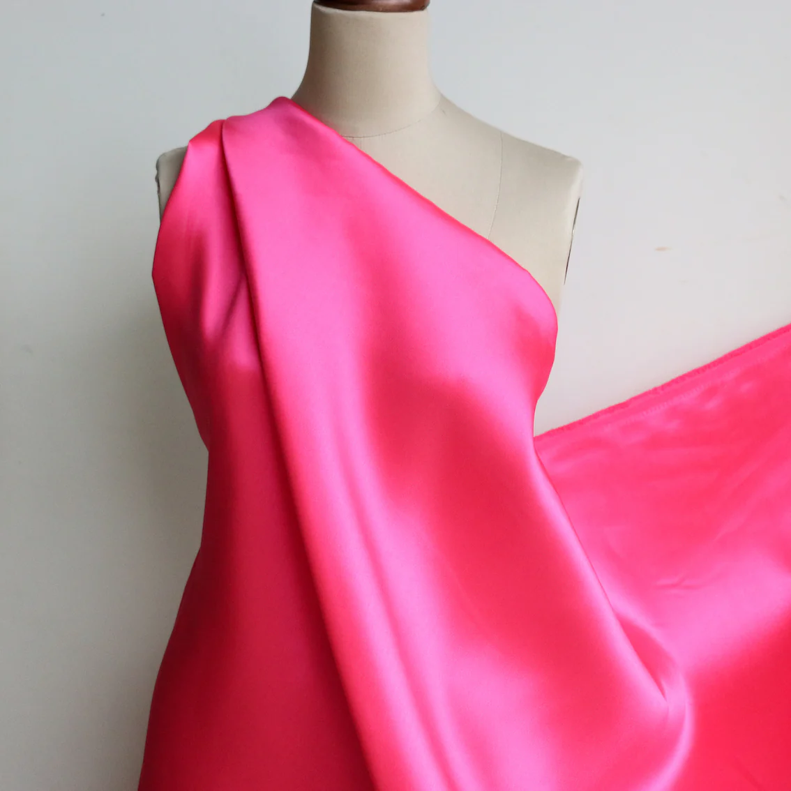 Mikado Vivid Pink - Image 4