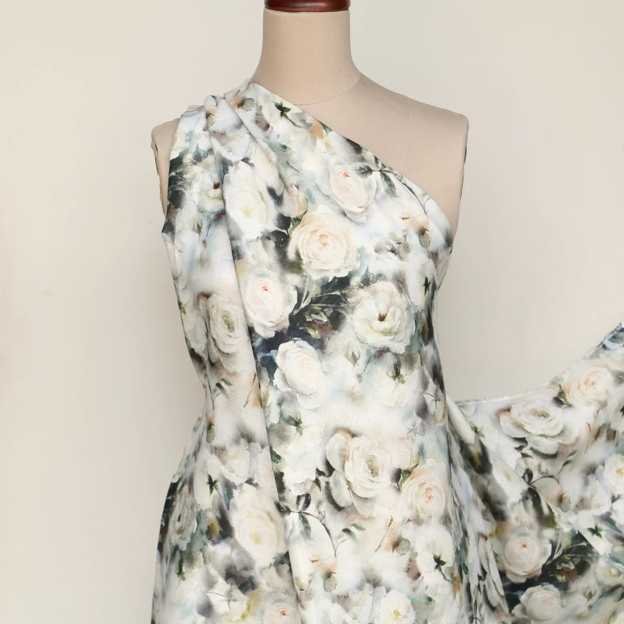Mini Snow Roses Printed Linen - Image 6