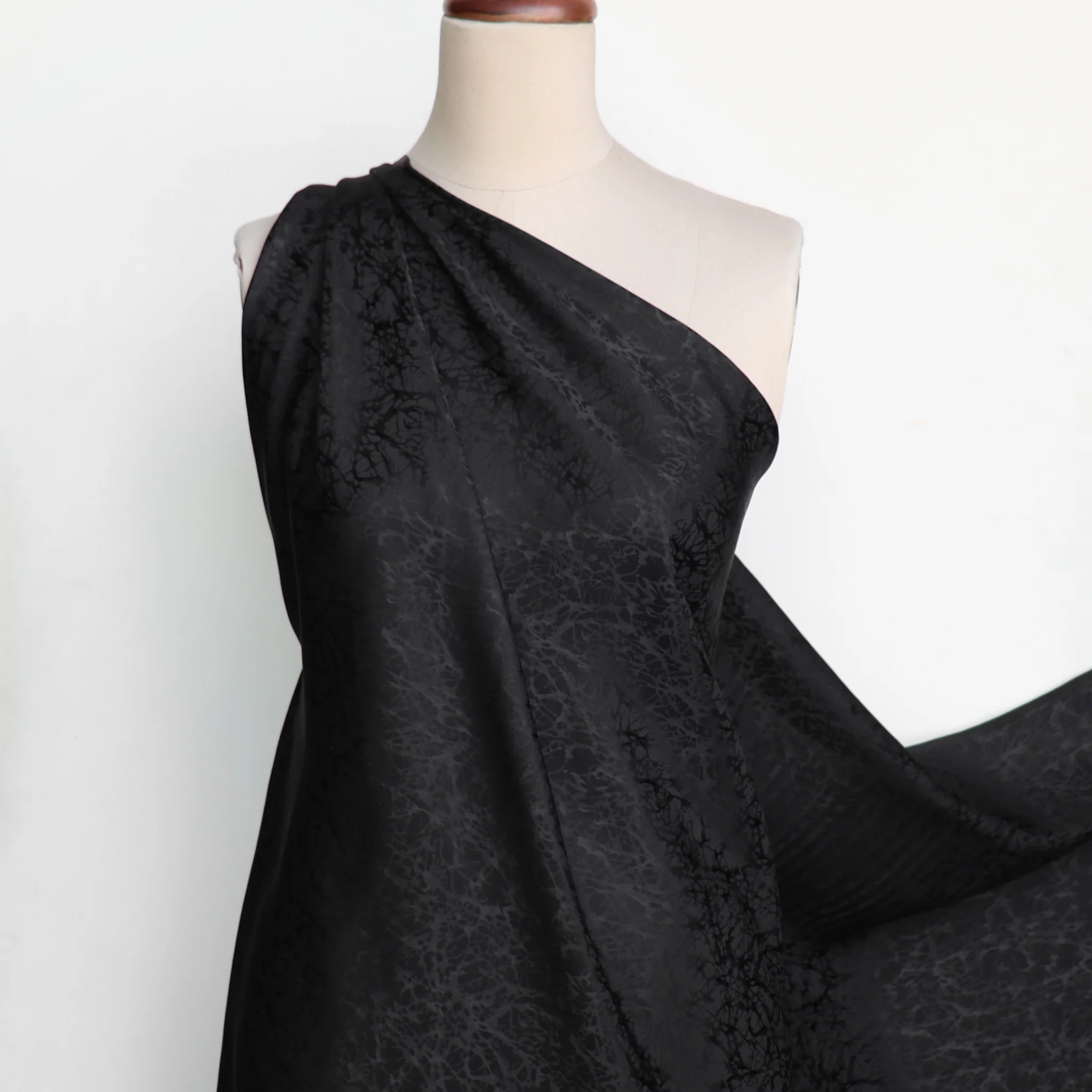 Mirage Nero Jacquard Silk Satin - Image 4