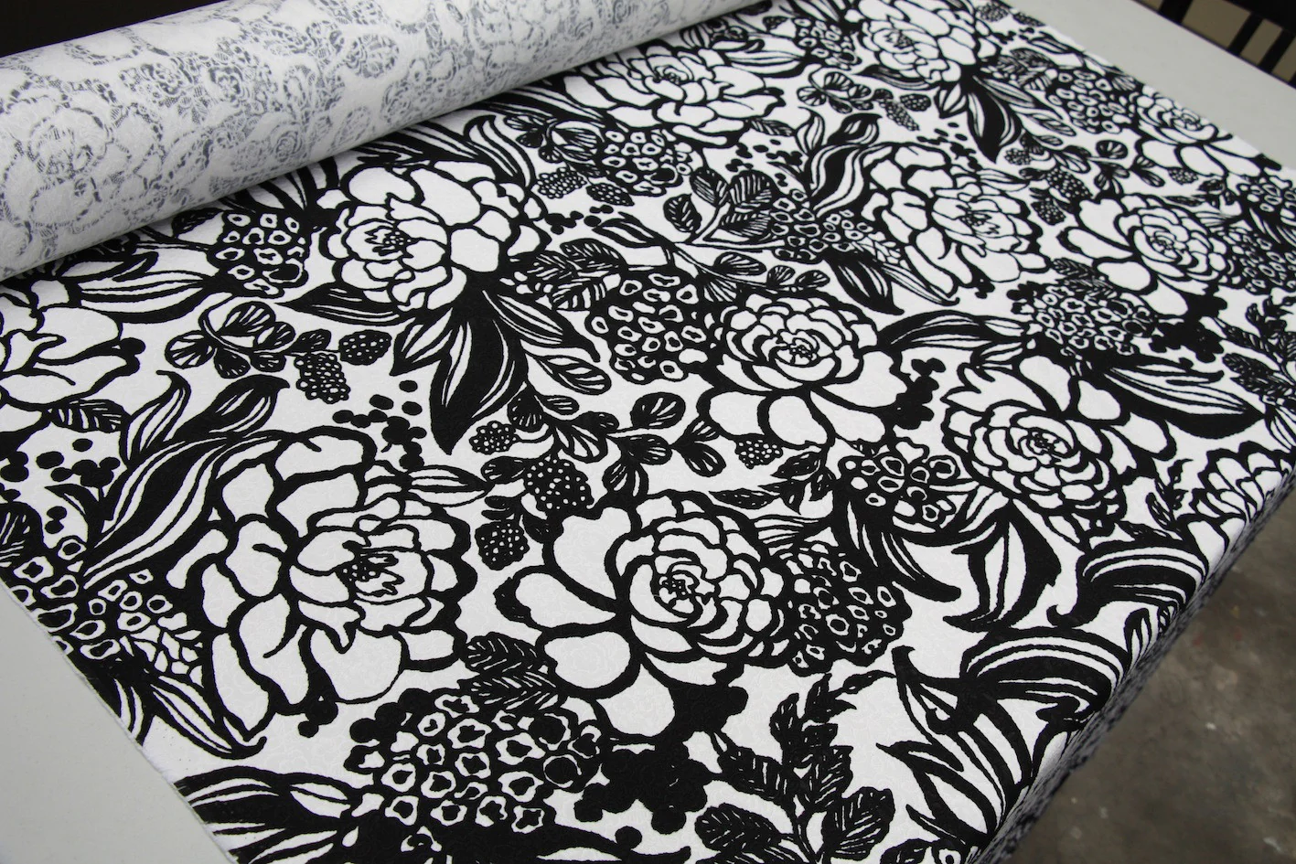 Mono Bloom Jacquard - Image 4