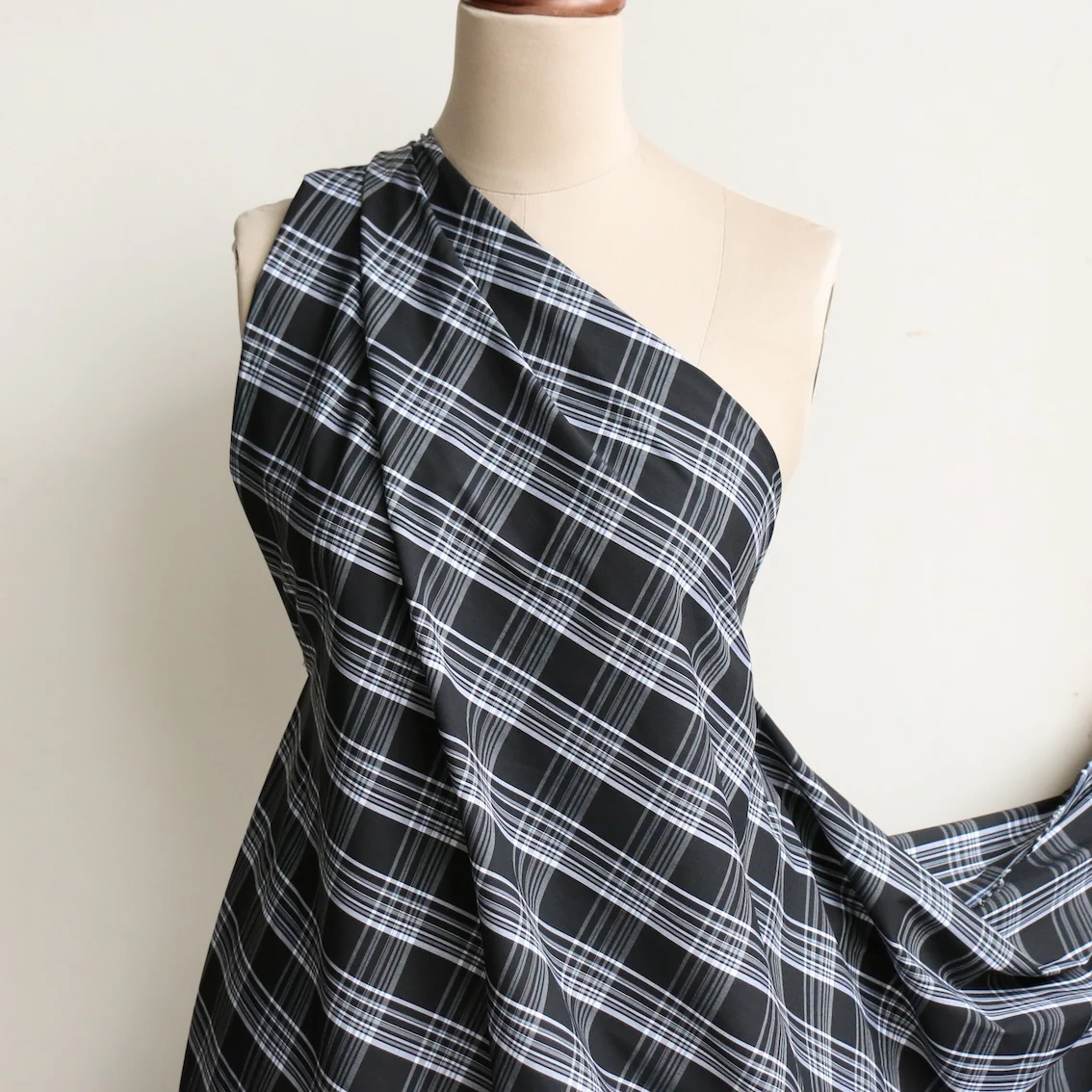 Monte Nero Check Shirting - Image 5