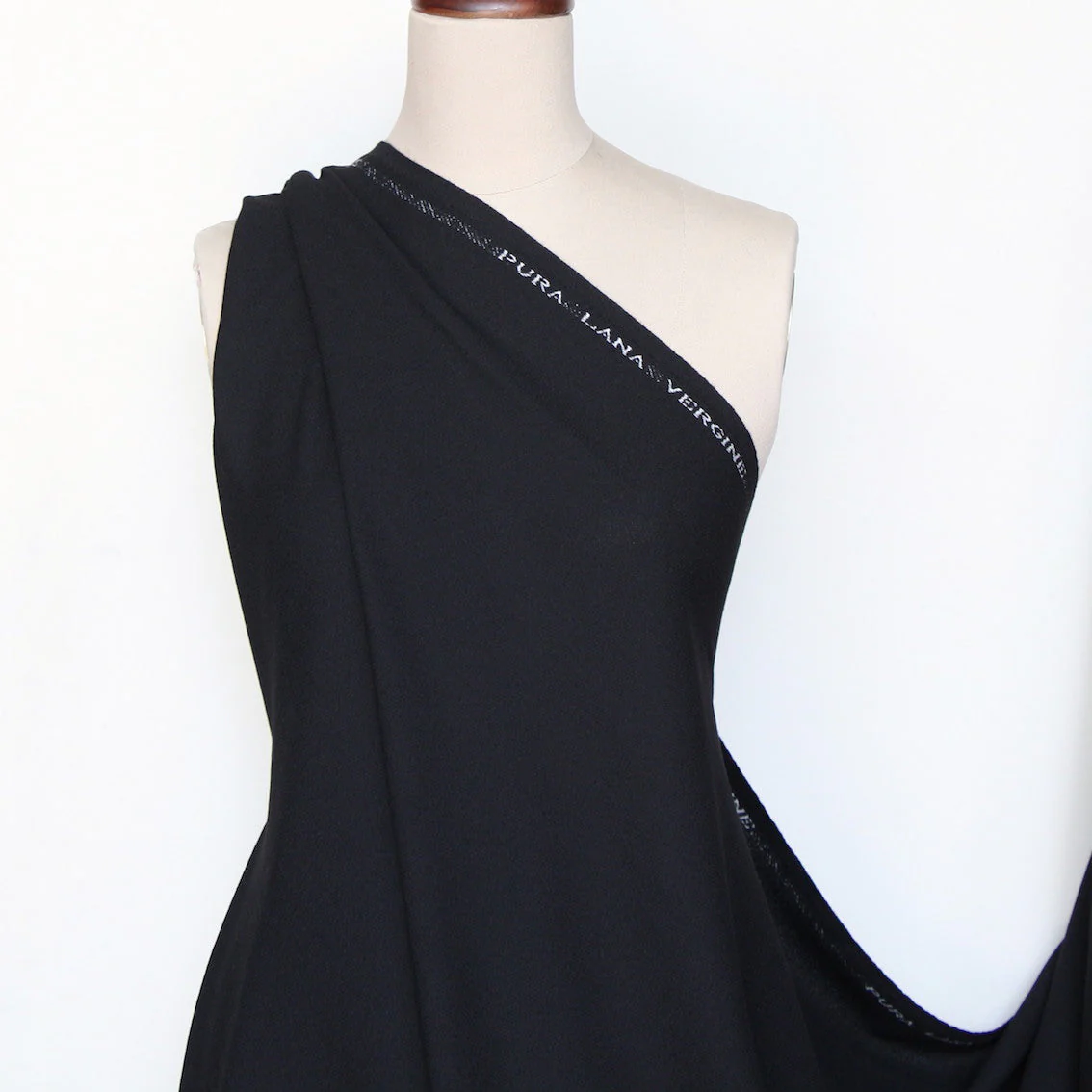 Motiv Nero Wool Crepe - Image 6