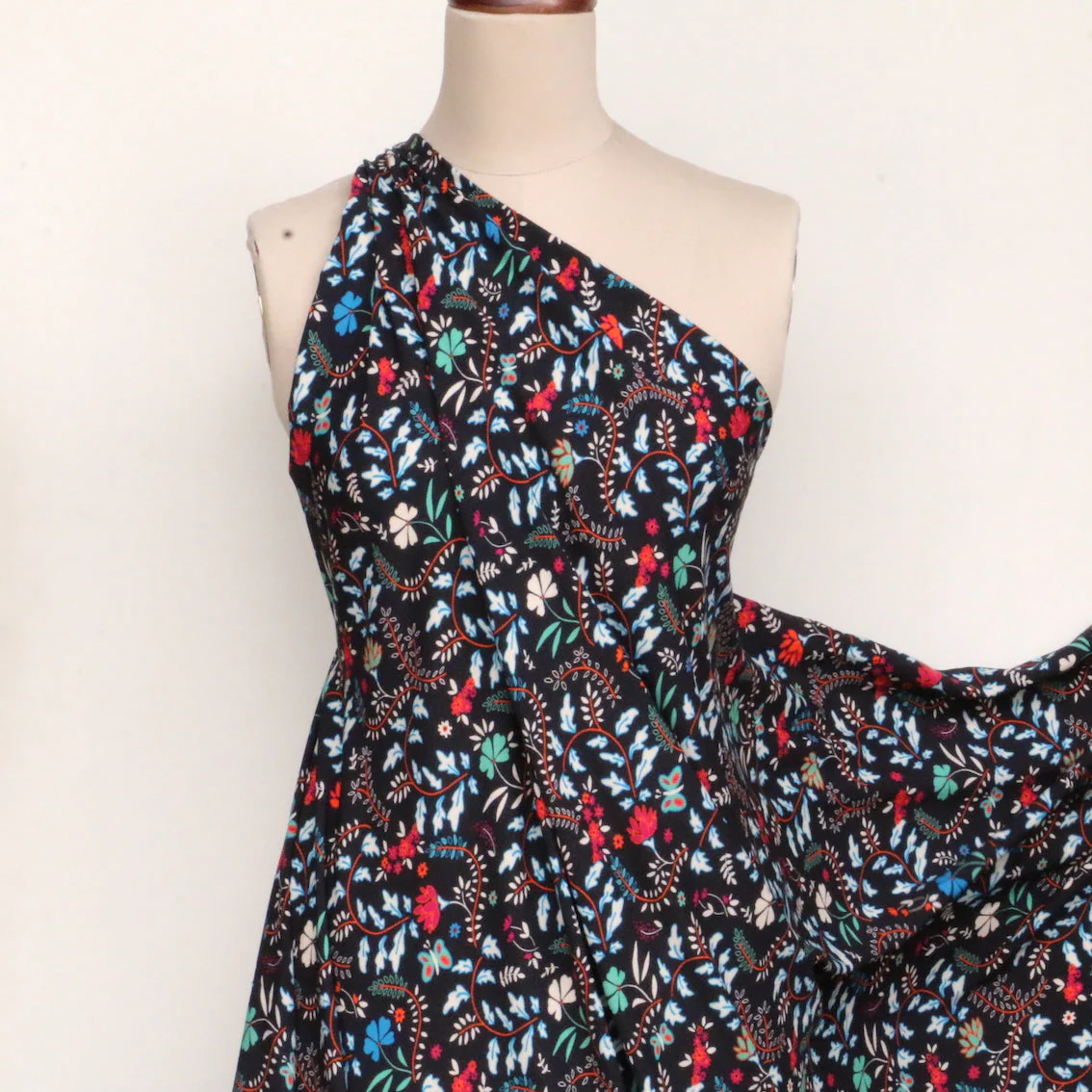 Mysterious Garden Viscose Poplin - Image 6
