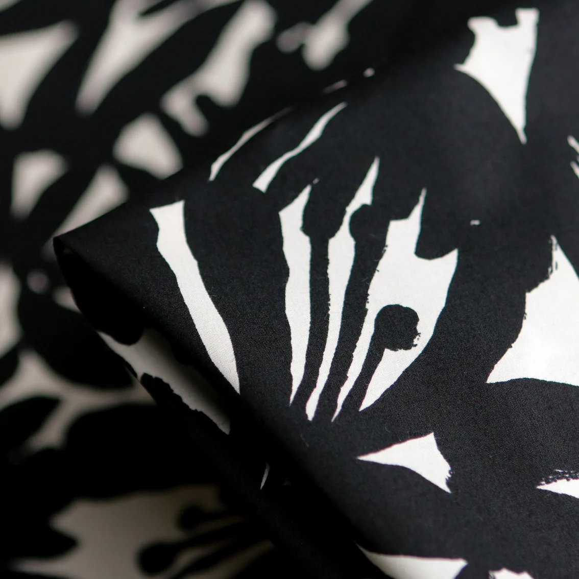 Narue Black Poplin