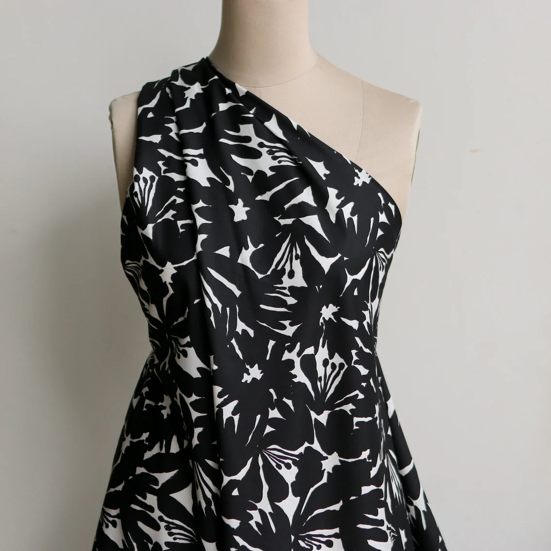 Narue Black Poplin - Image 5