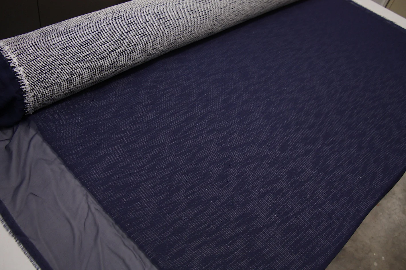 Navy Stitch - Image 3