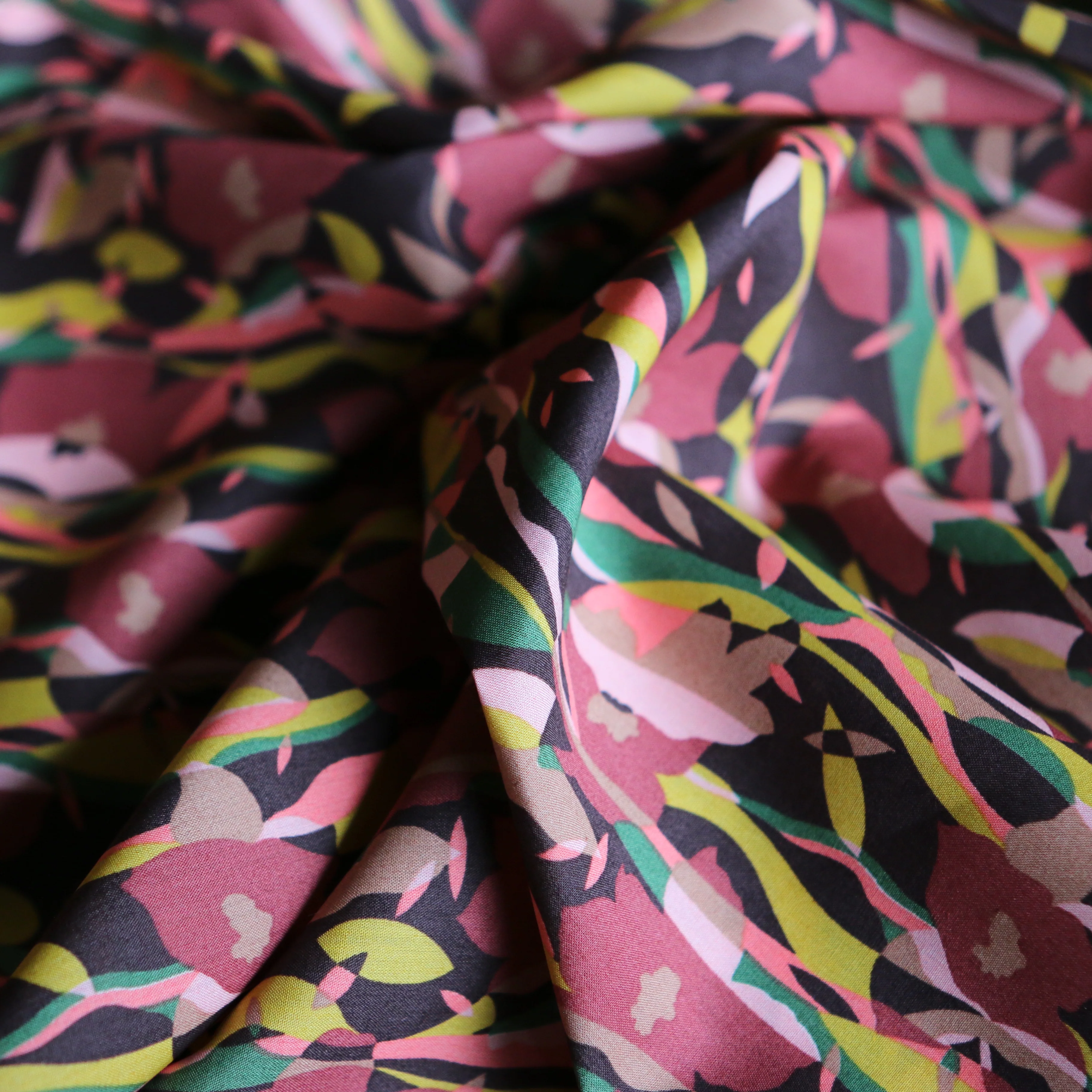 Nayra - Liberty Tana Lawn™ - Image 2