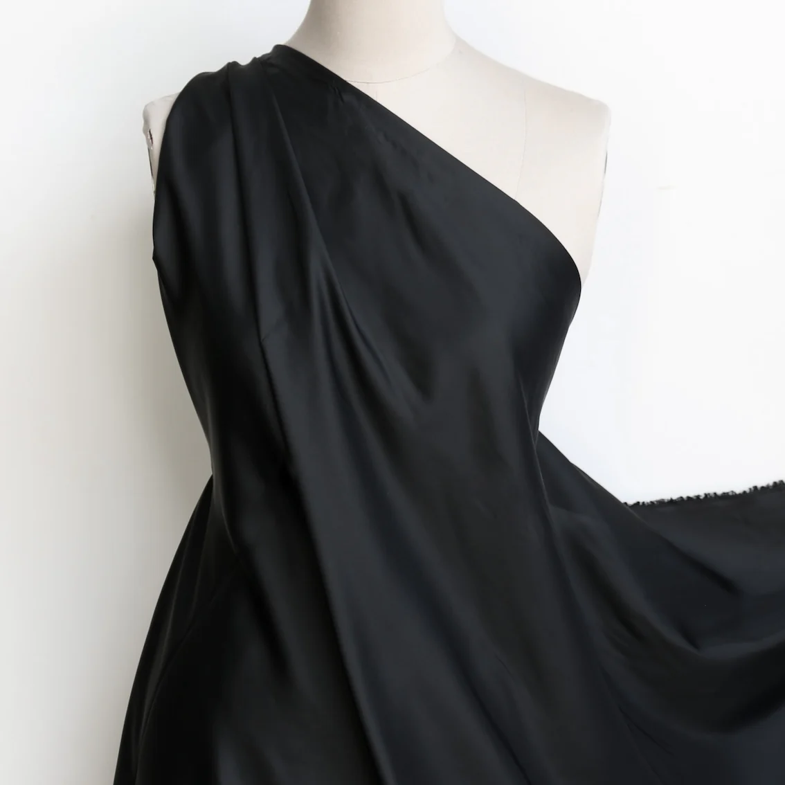 Nero Cupro Lining - Image 4