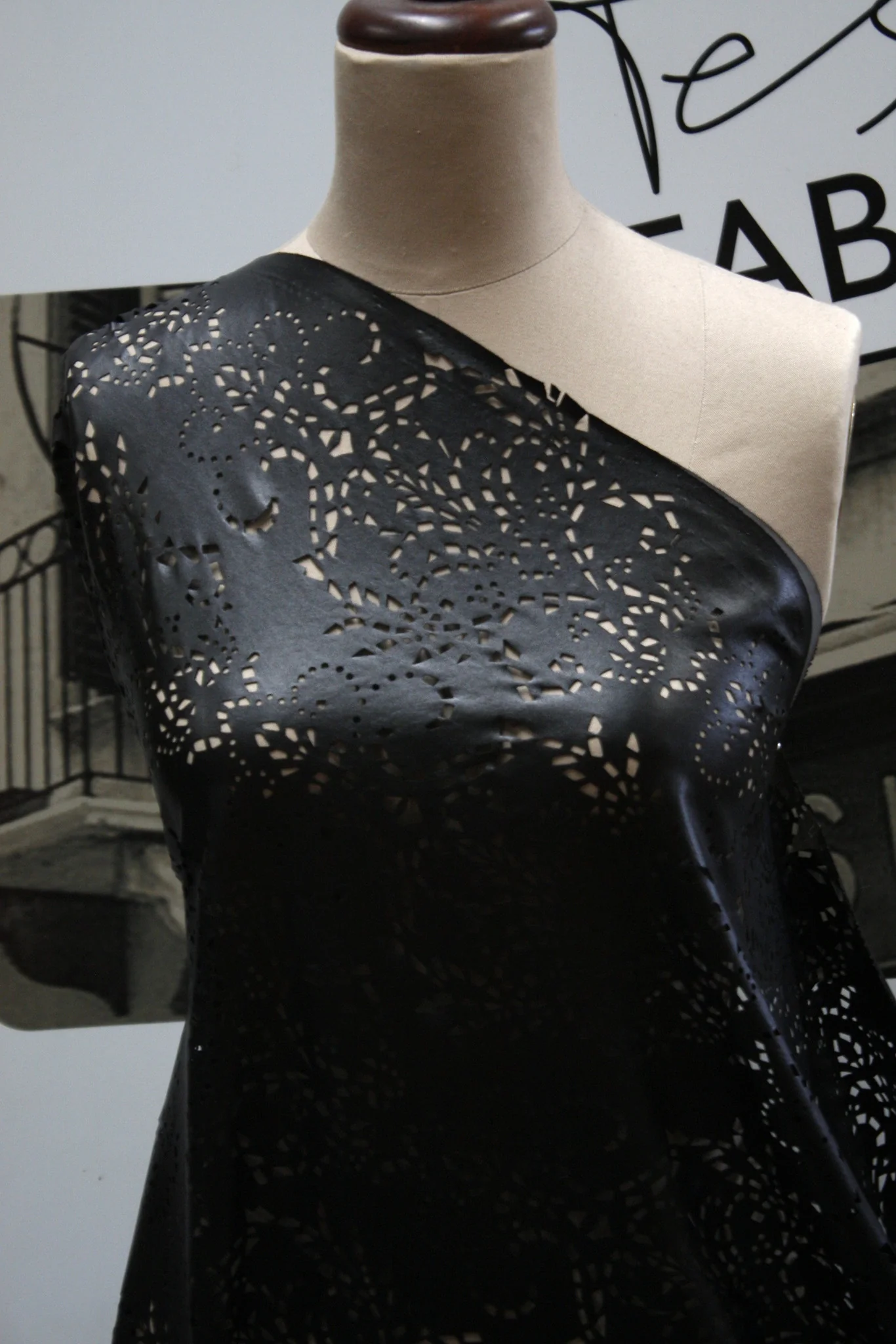 Nero Eco Pelle - Image 4