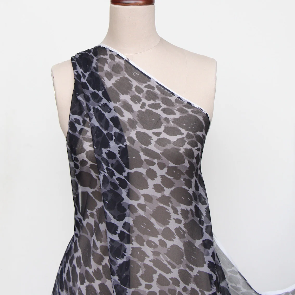 Nero Grigio Cat - Crinkle Chiffon - Image 5