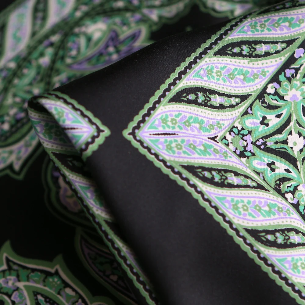 Nero Paisley Viscose Sateen