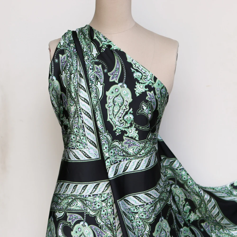 Nero Paisley Viscose Sateen - Image 7