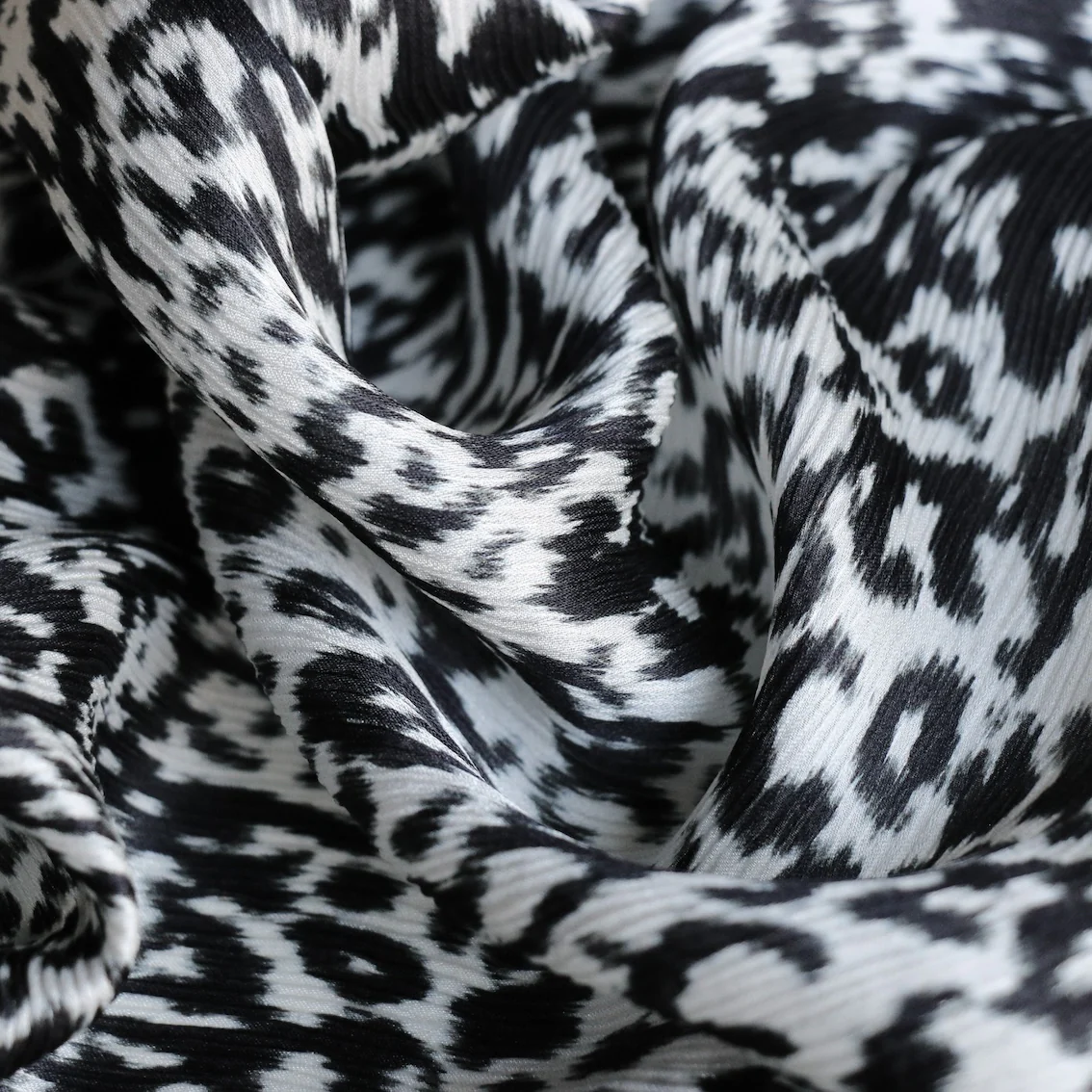 Nero Satin Leopard Crinkle Silk - Image 2