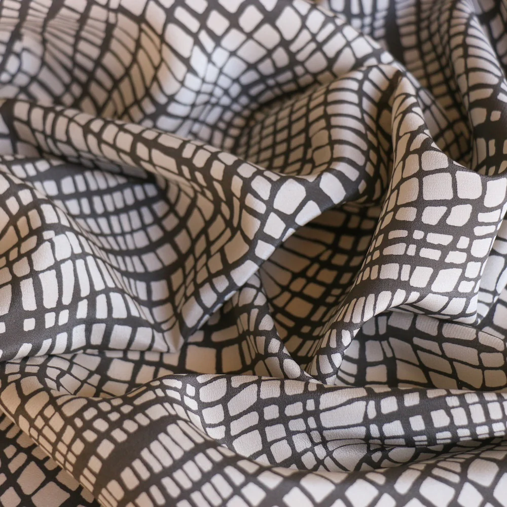 Neve Grid Silk Crepe De Chine - Image 2