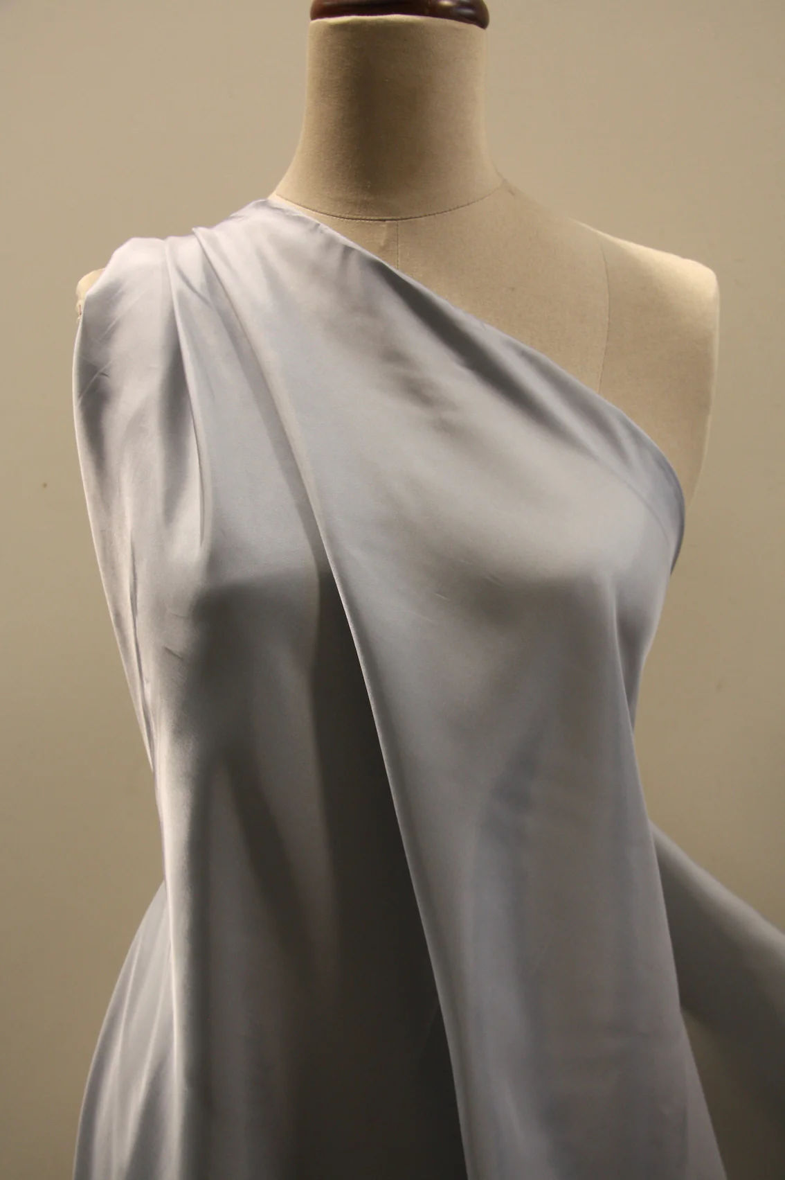 Nickel Rayon Lining (137cm wide) - Image 3