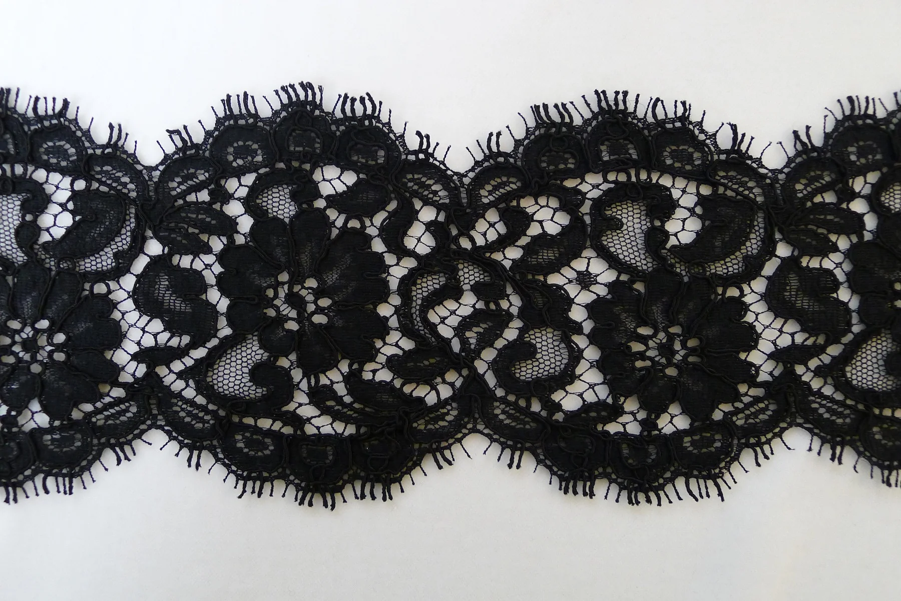 Noir Corded Lace Trim
