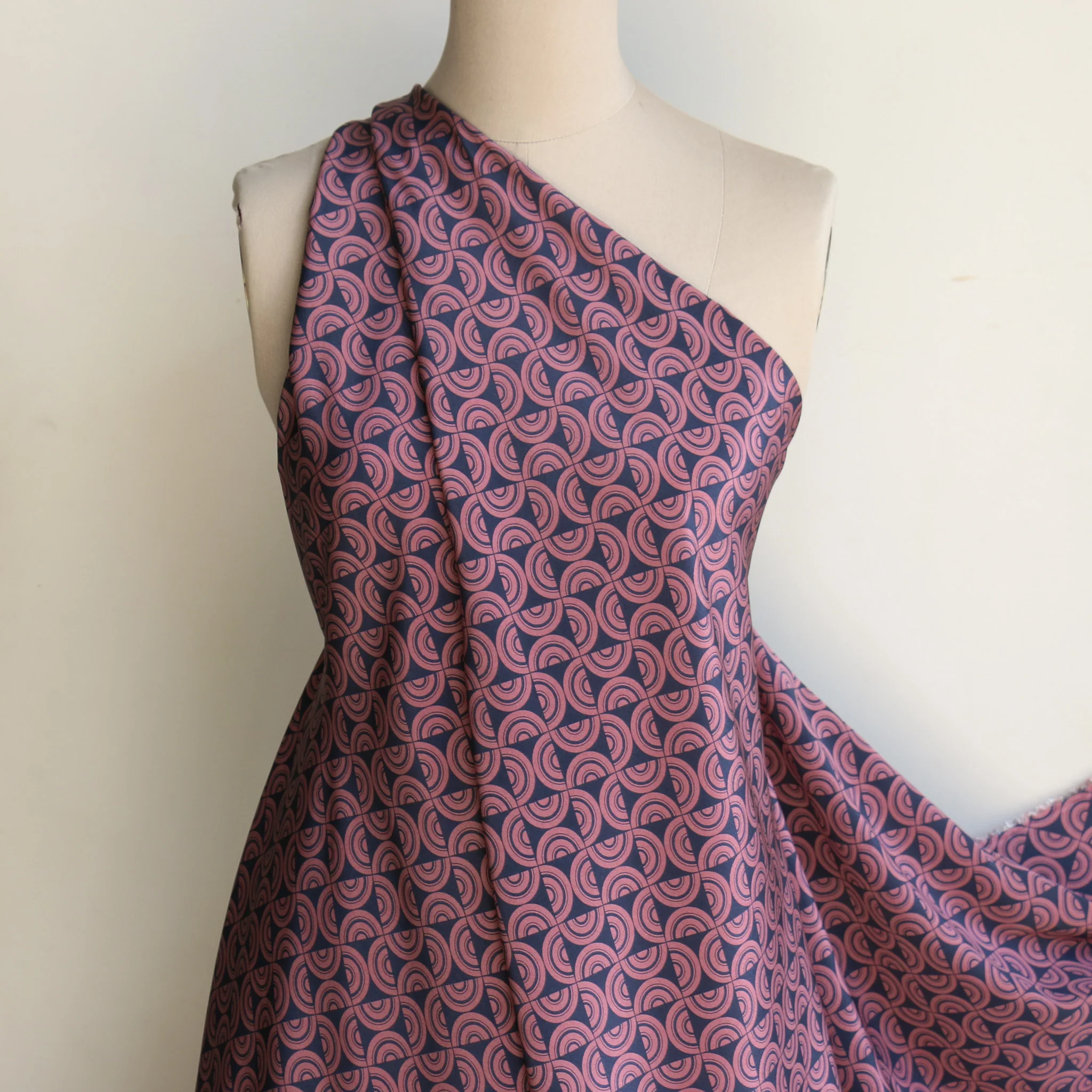 Noto Fans Rosa Silk Crepe De Chine - Image 4