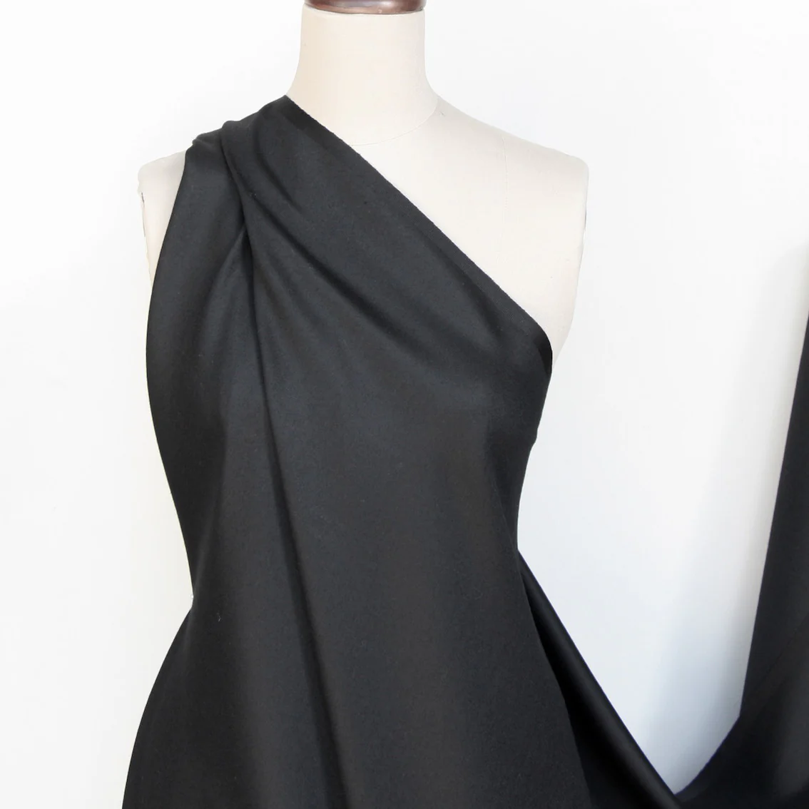 Obsidian Black - Image 5