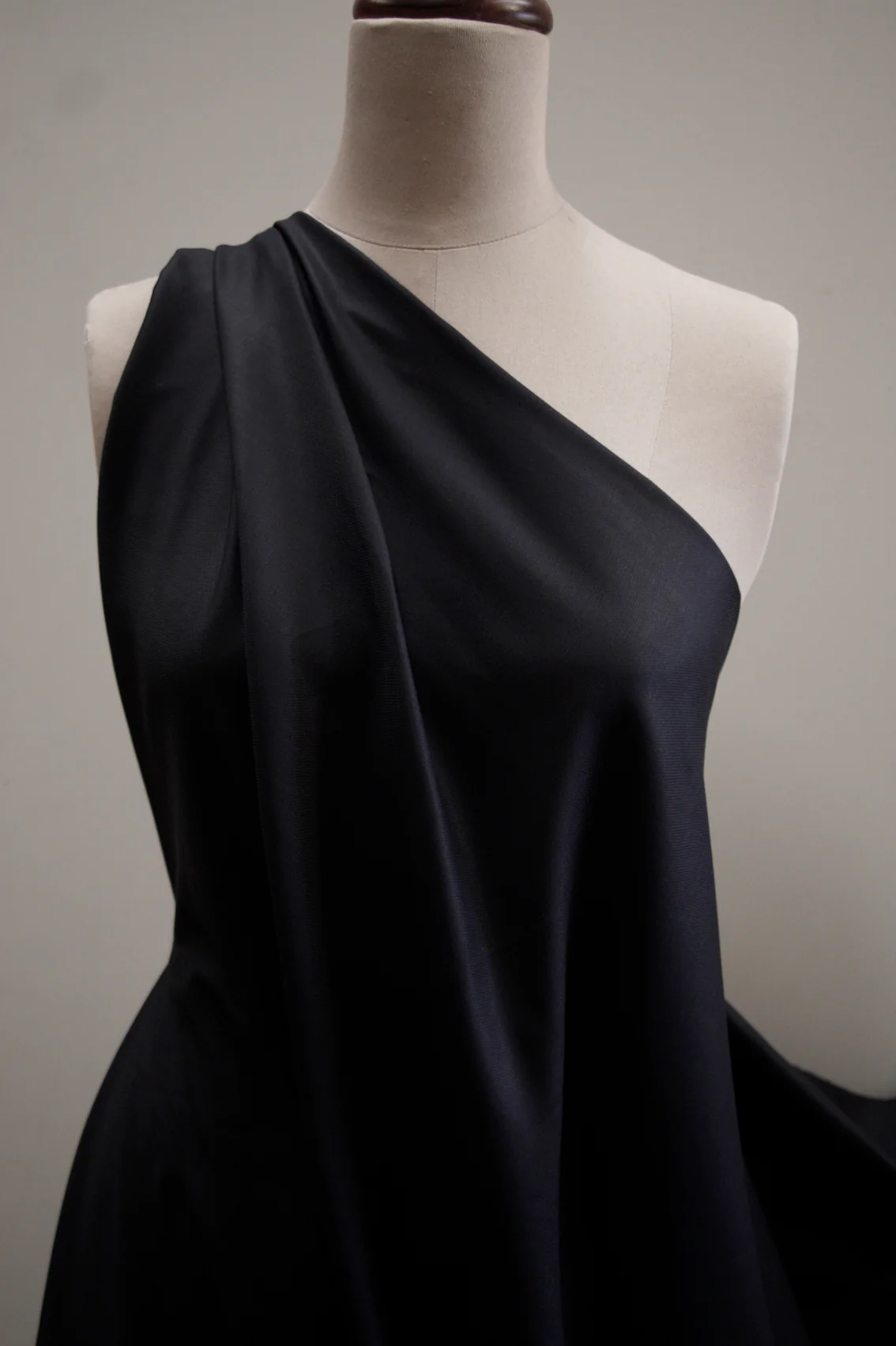 Offred Black - Image 4